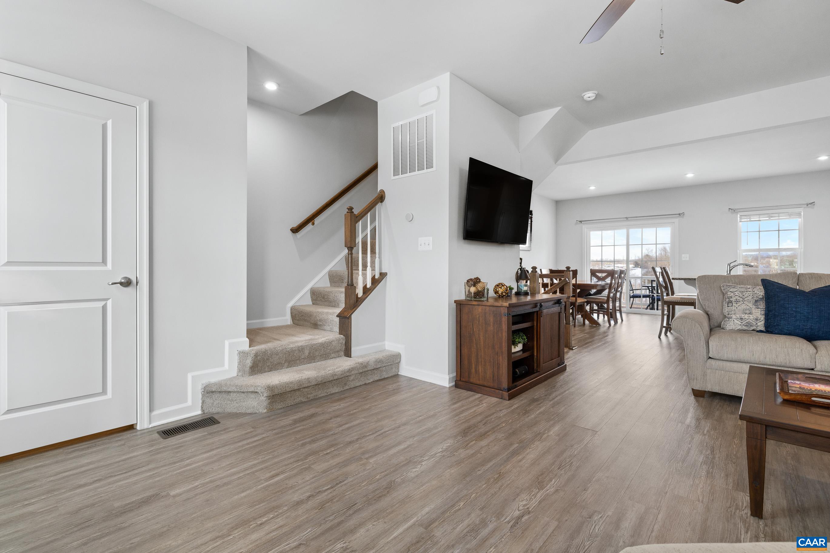 2111 ELM TREE CT