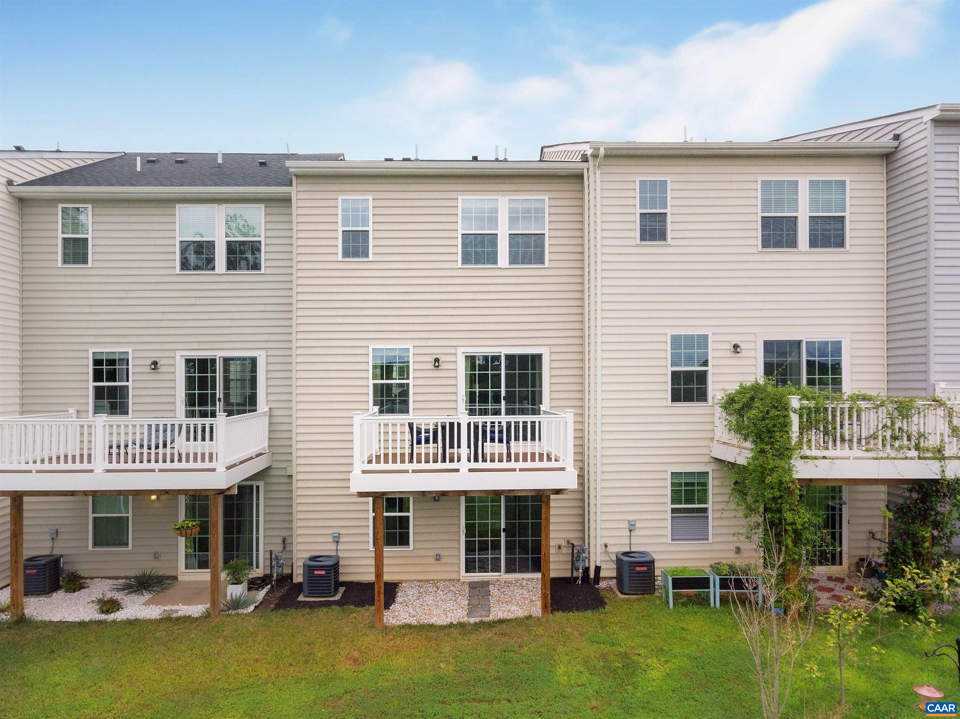 2111 ELM TREE CT