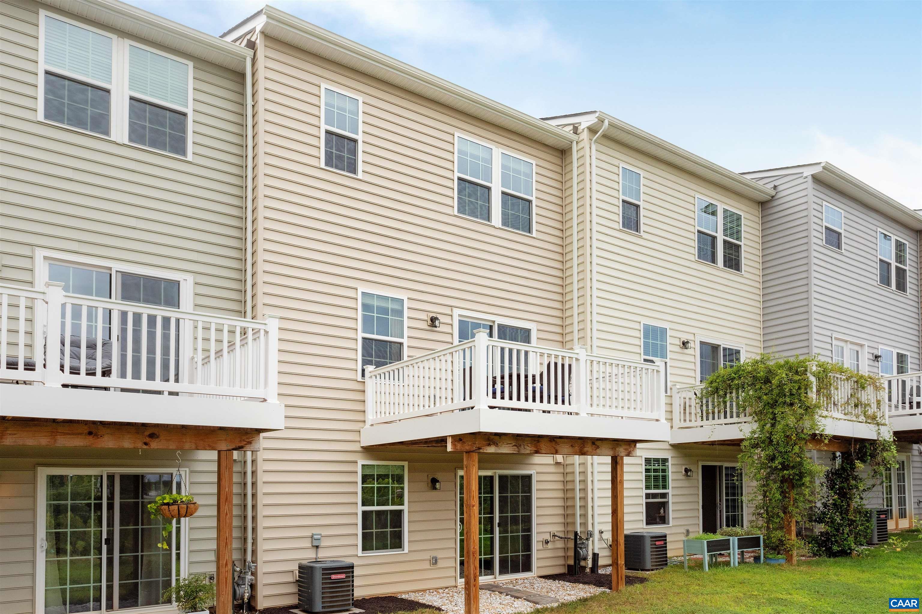 2111 ELM TREE CT