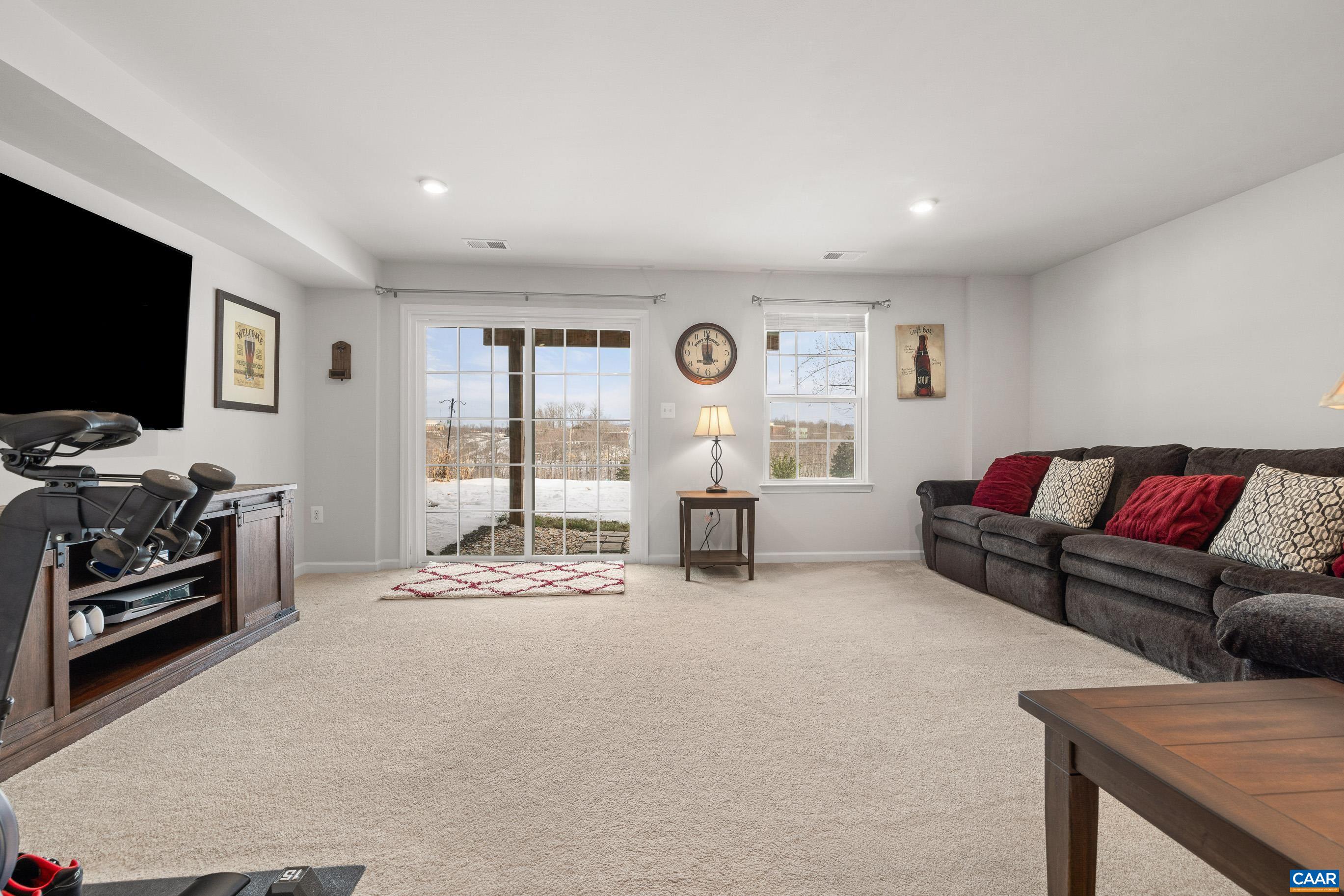 2111 ELM TREE CT