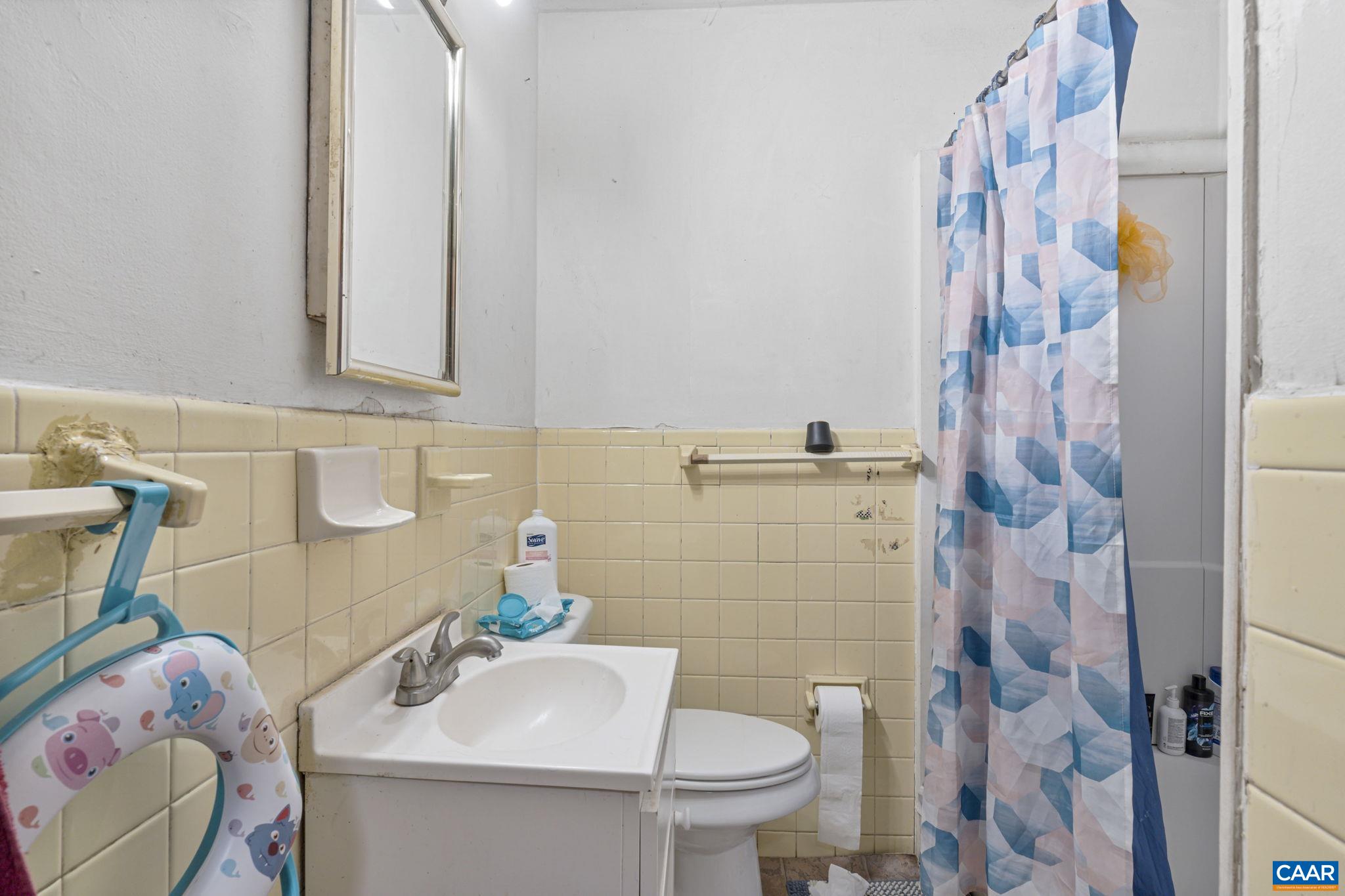 2301 N NORTH BERKSHIRE RD Unit: A and B
