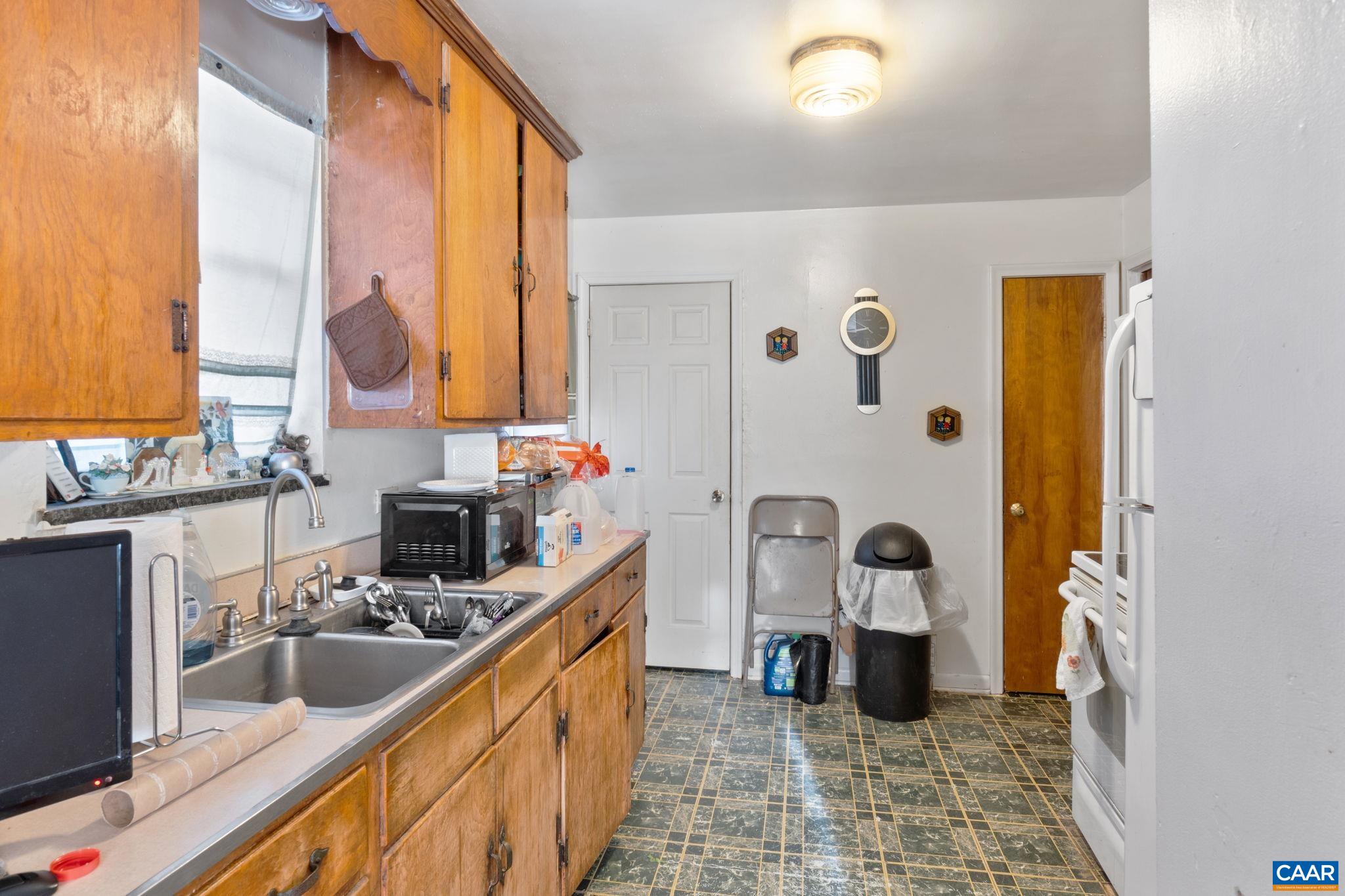 2301 N NORTH BERKSHIRE RD Unit: A and B