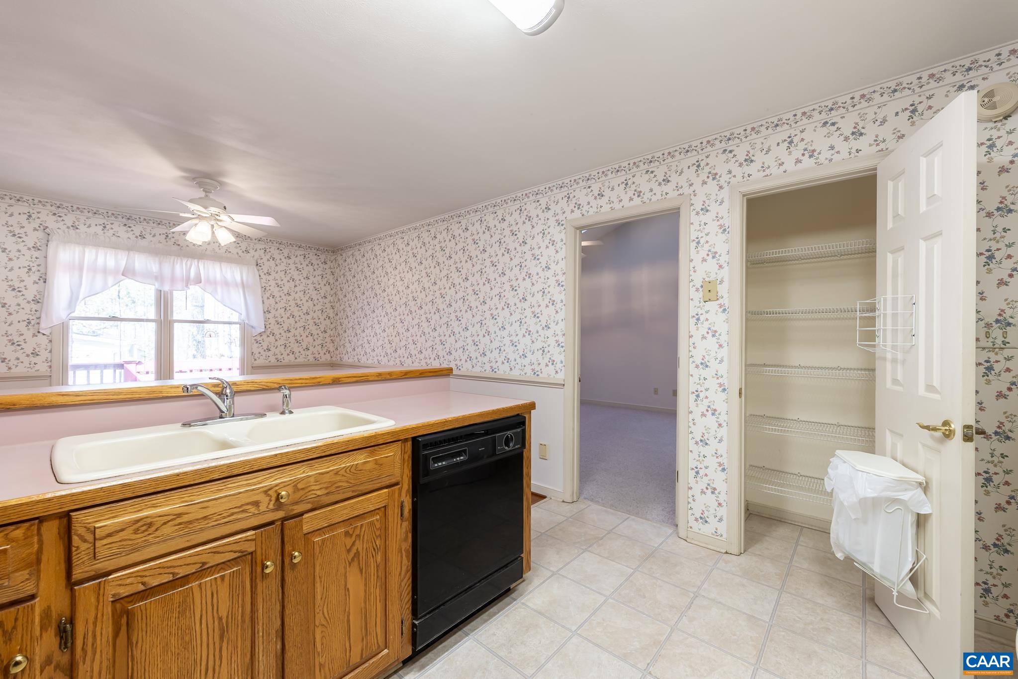 11 DARBY LN