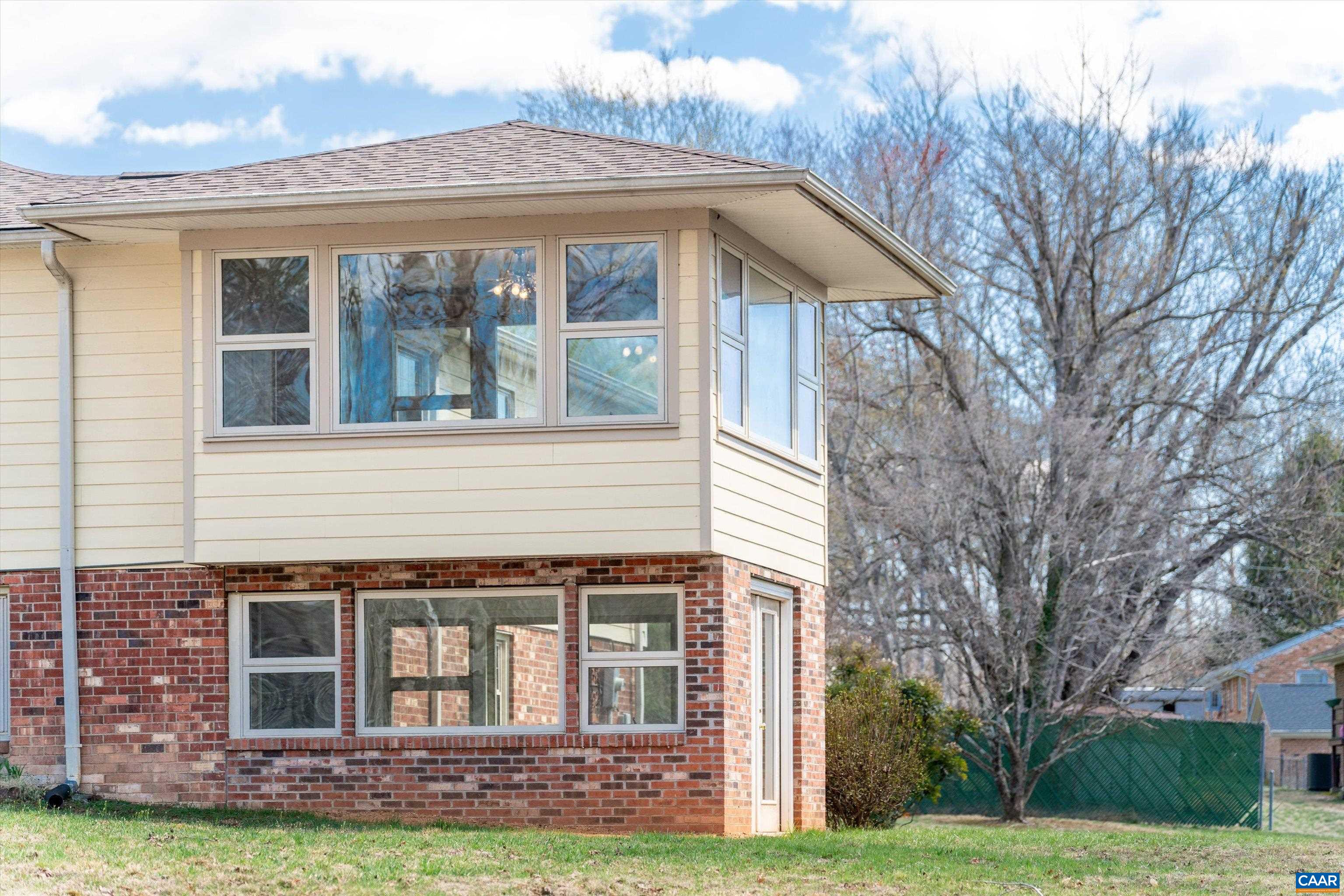 2296 THOMAS JEFFERSON PKWY