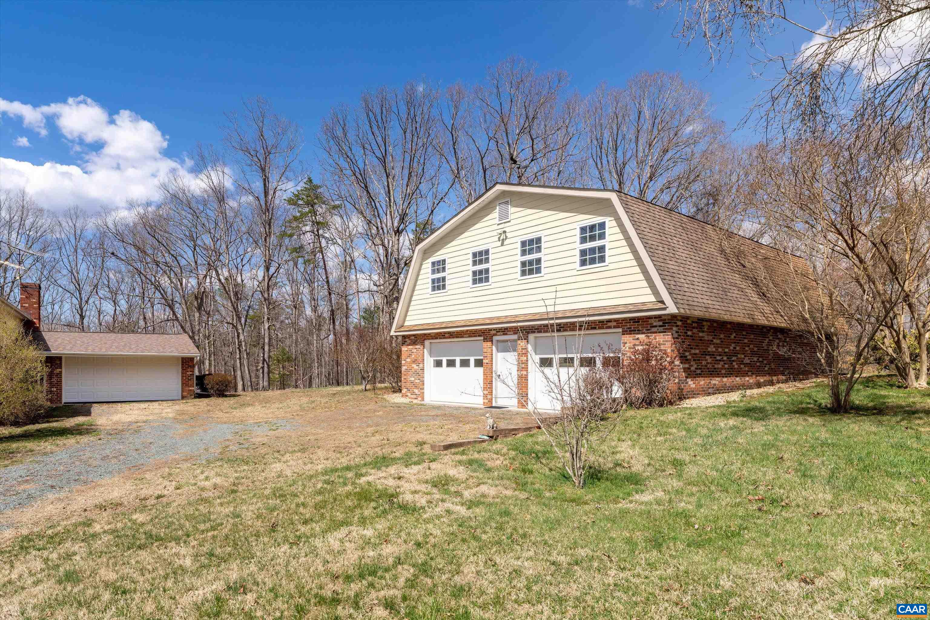 2296 THOMAS JEFFERSON PKWY