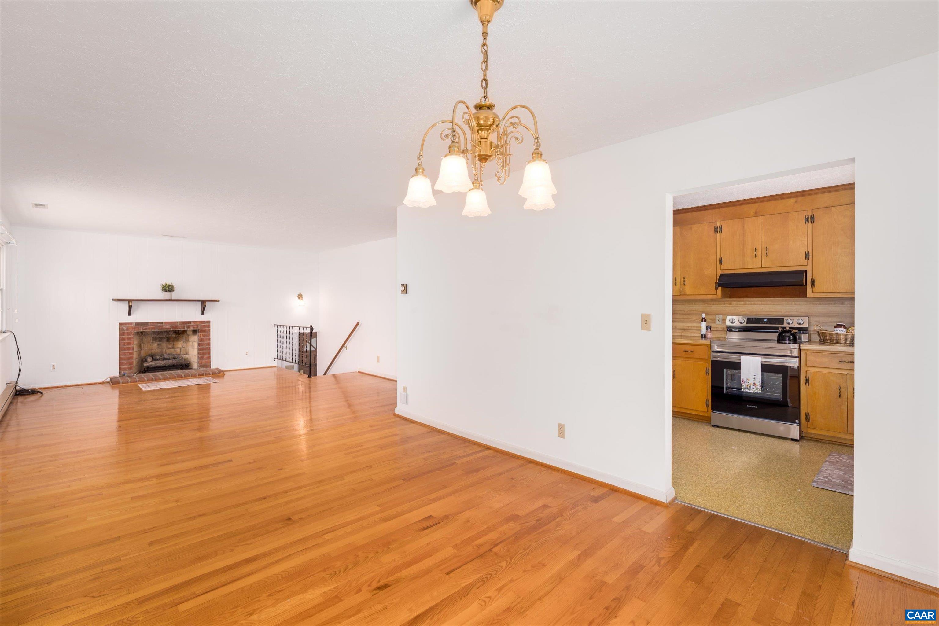 2296 THOMAS JEFFERSON PKWY