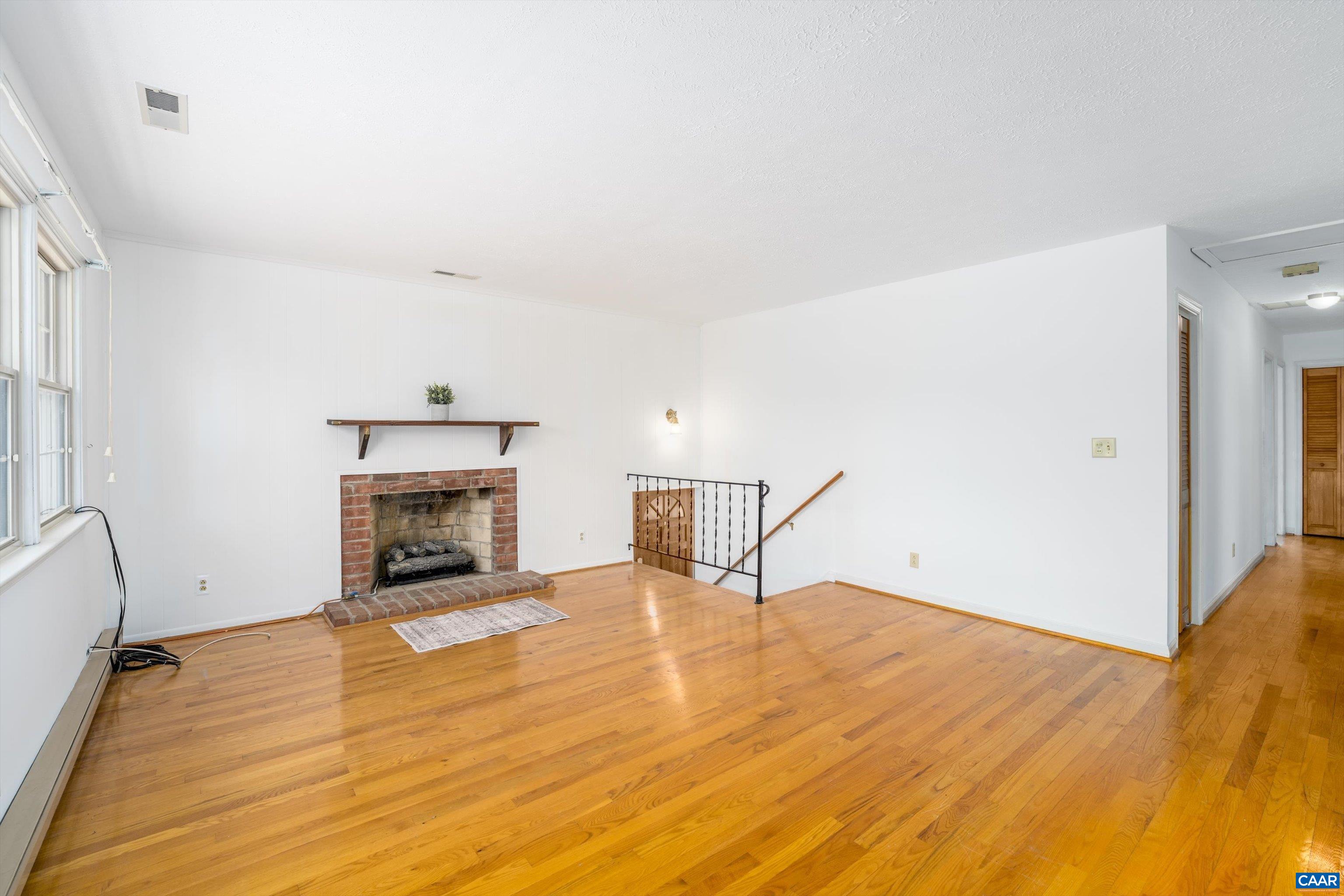 2296 THOMAS JEFFERSON PKWY