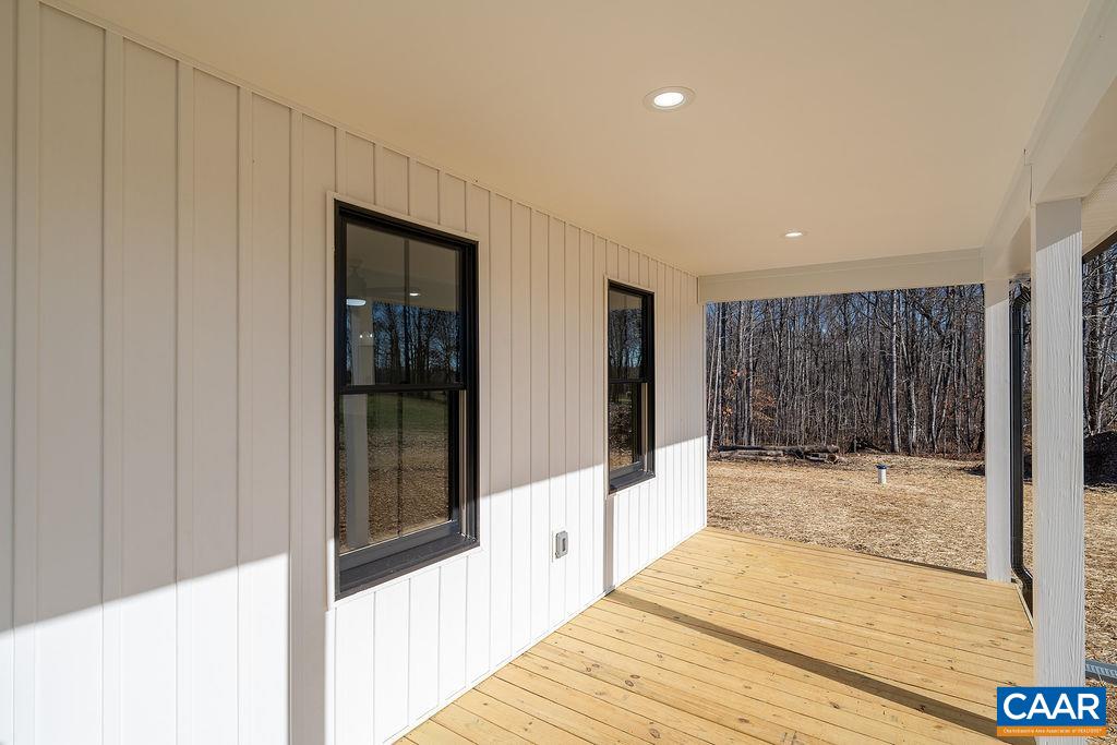 Lot 1 SPREADING OAK RD