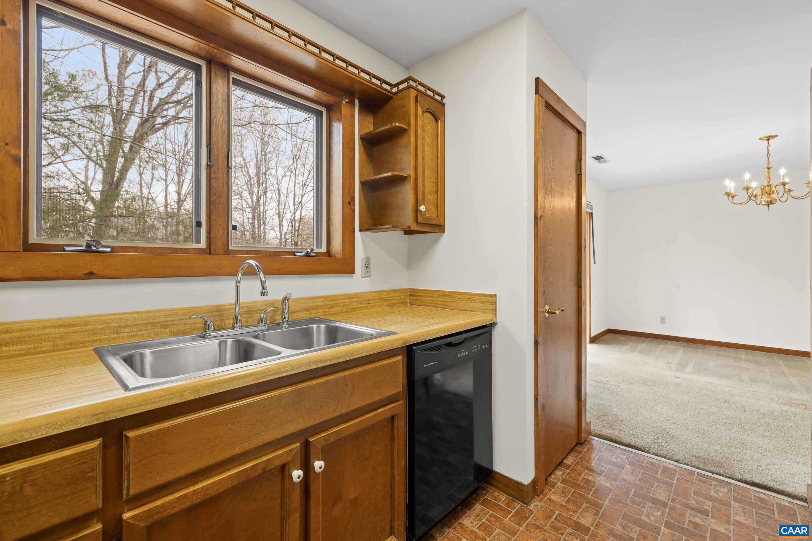 43 CHIPPEWA LN