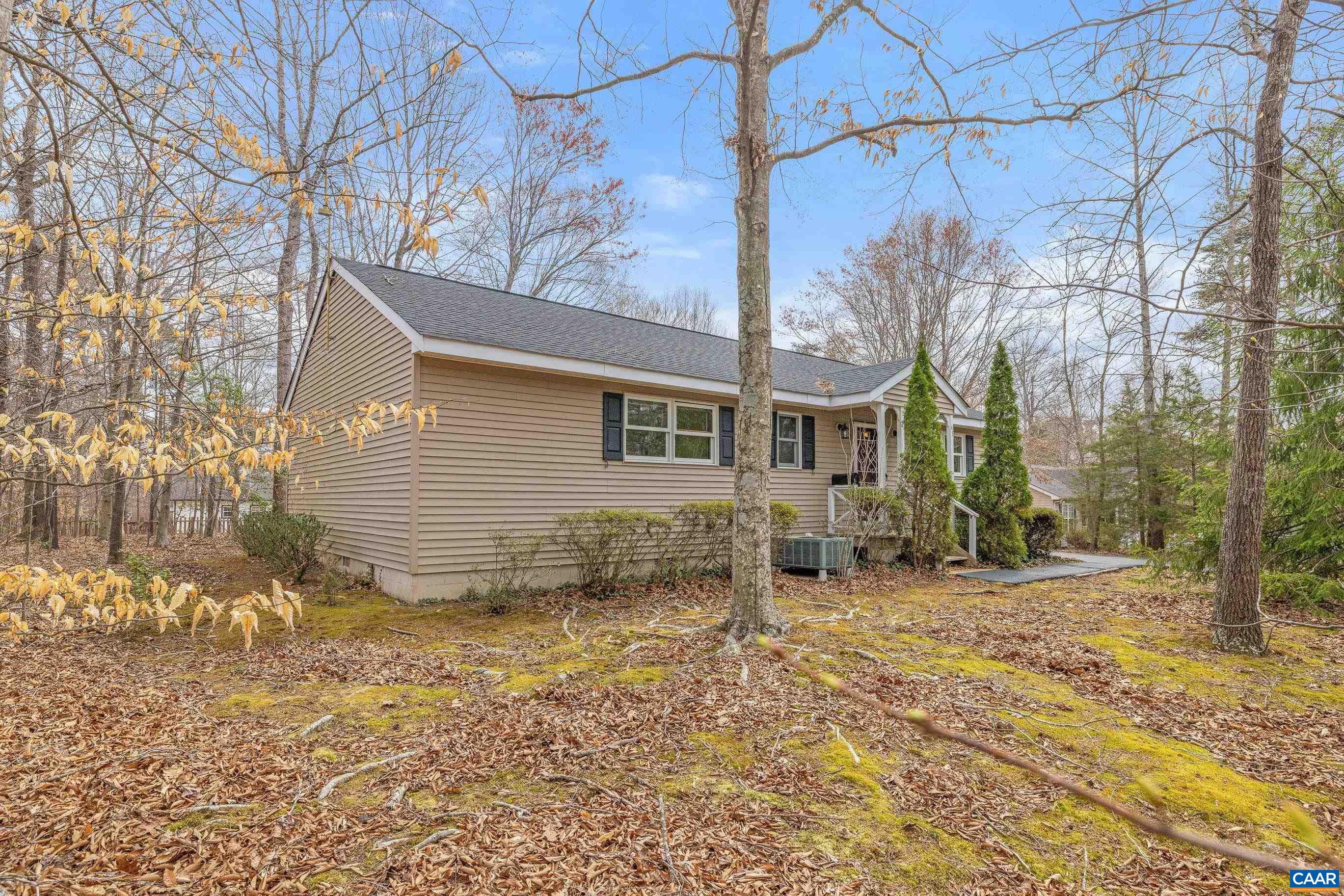 43 CHIPPEWA LN