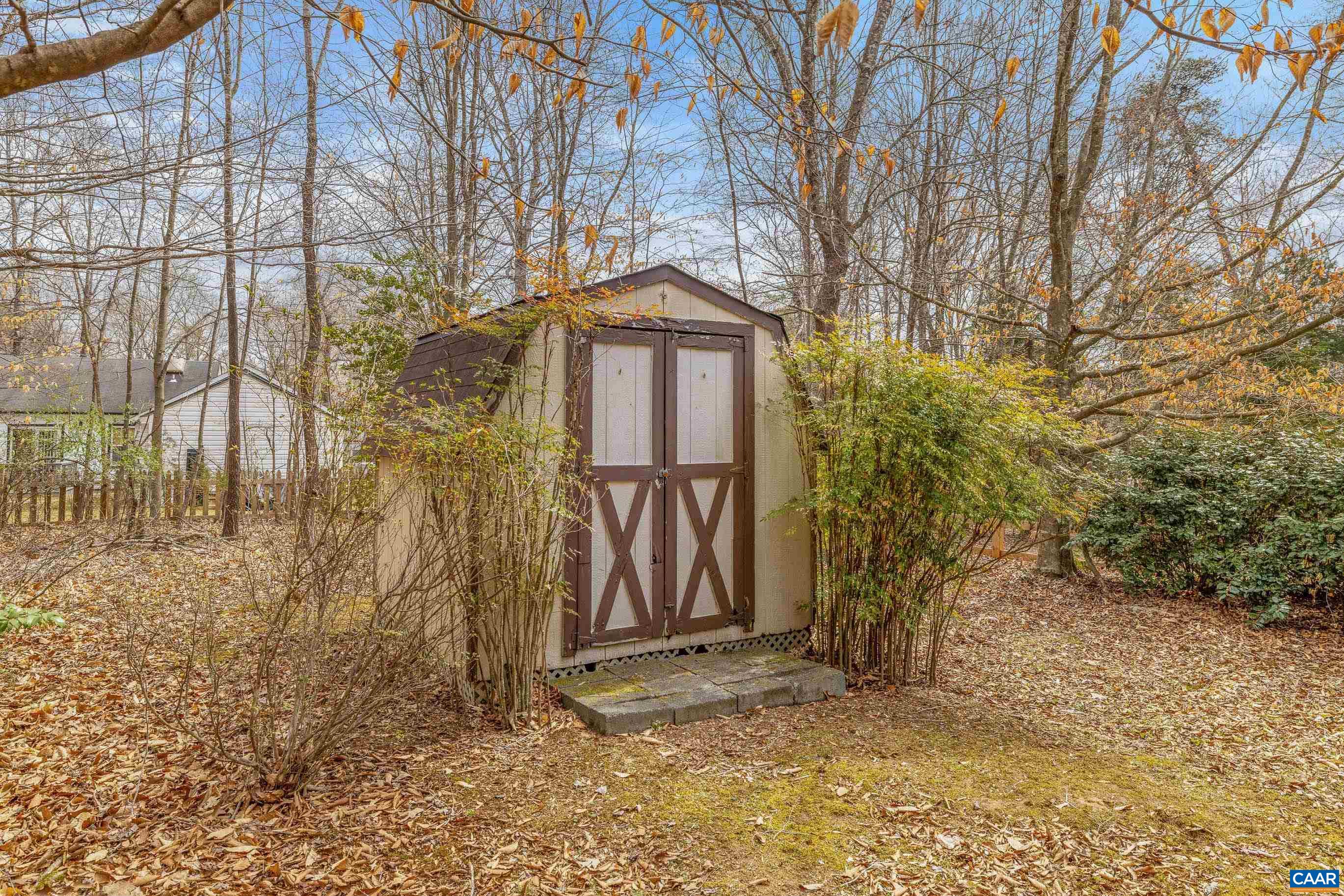 43 CHIPPEWA LN