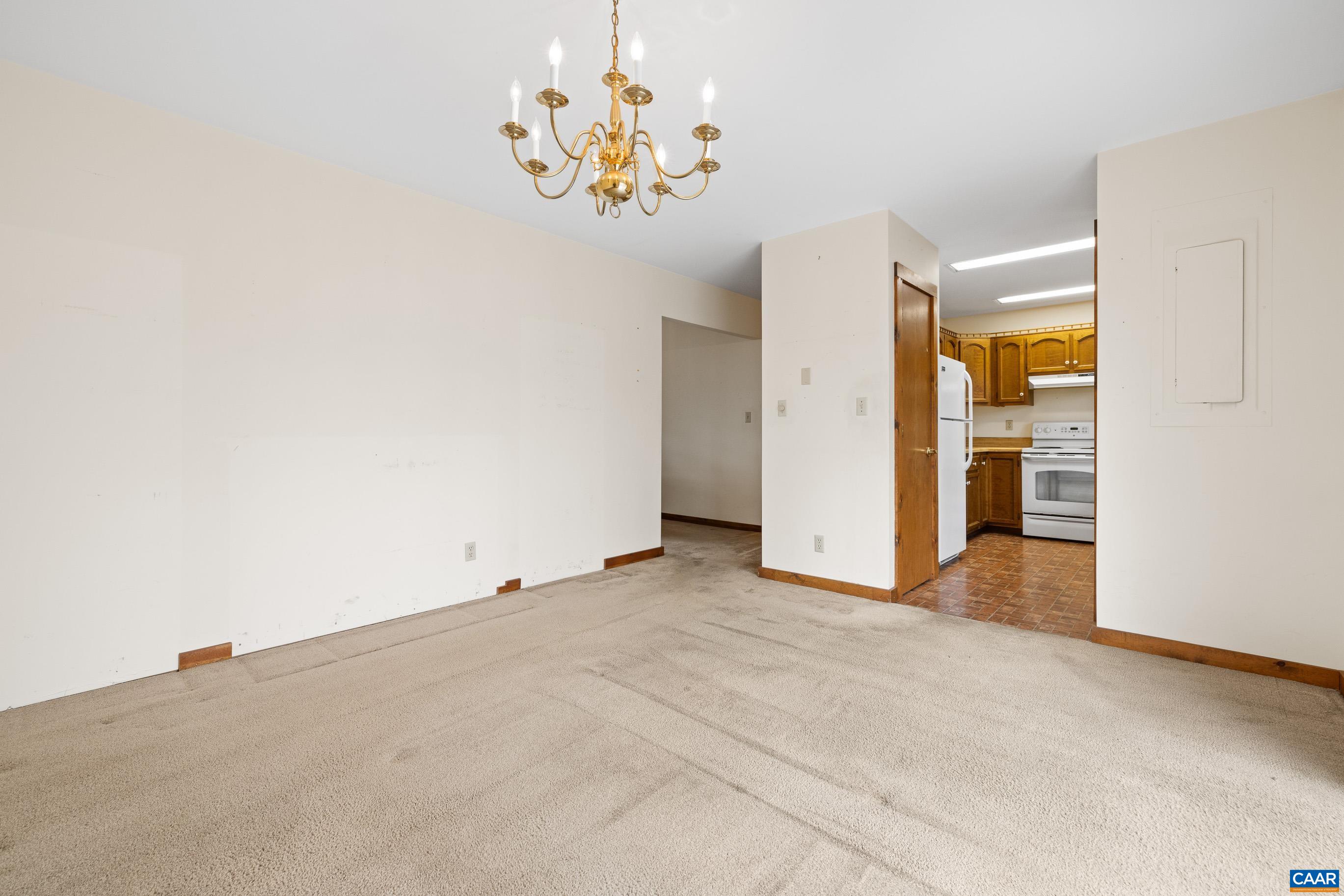 43 CHIPPEWA LN