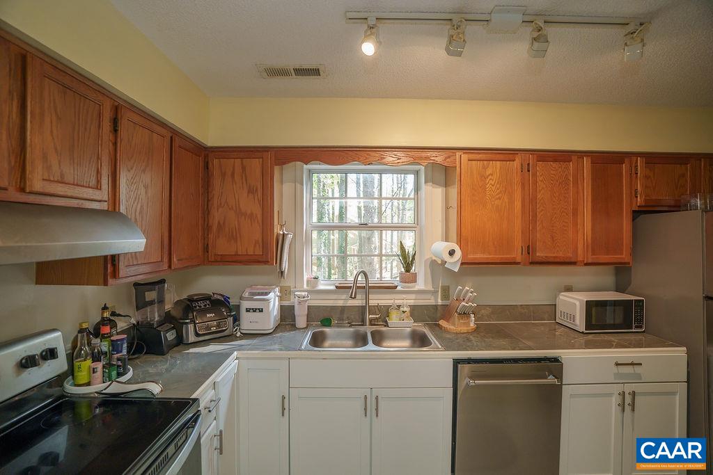 303 WESTFIELD RD