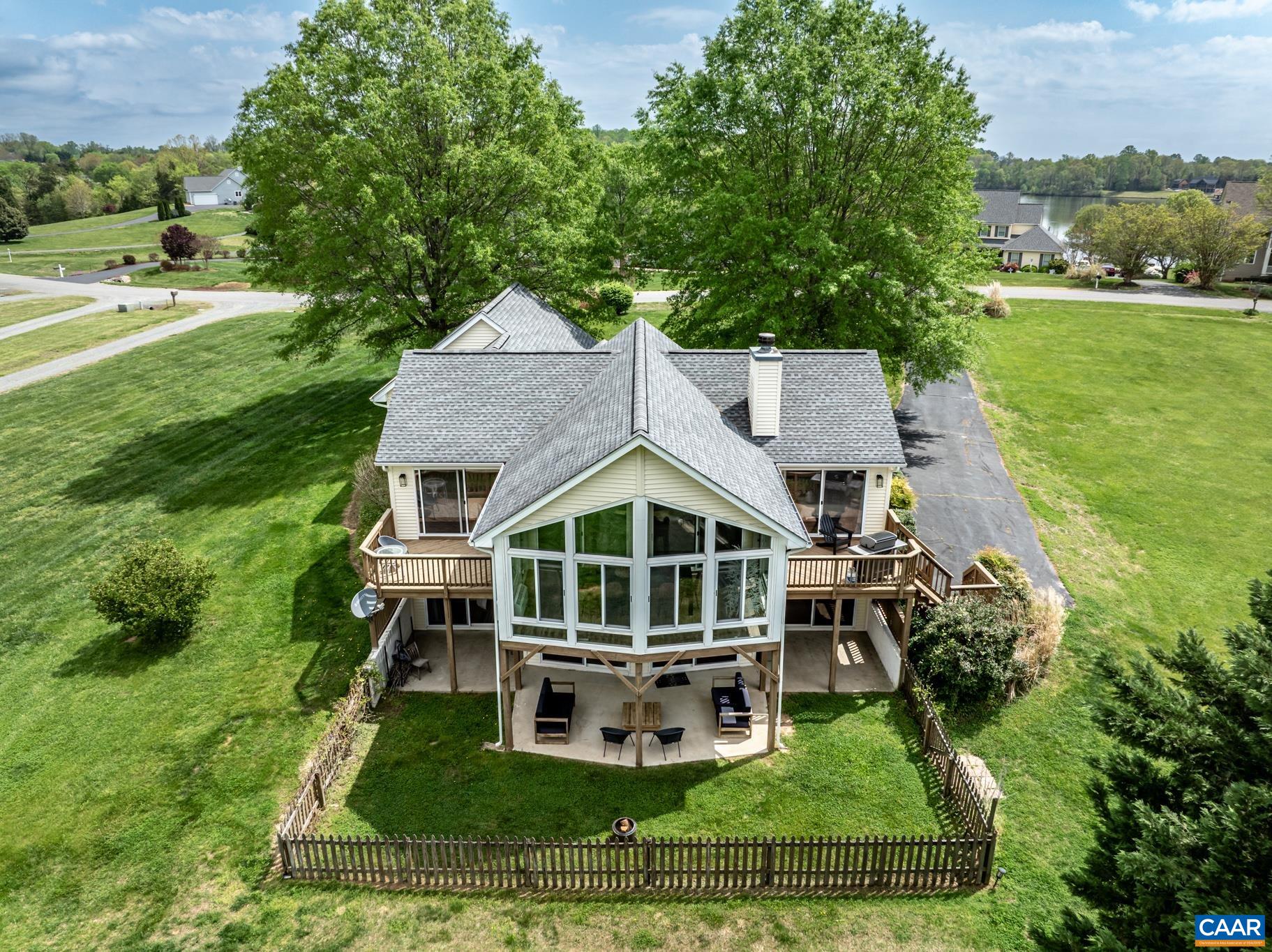 5804 CRESCENT POINT DR