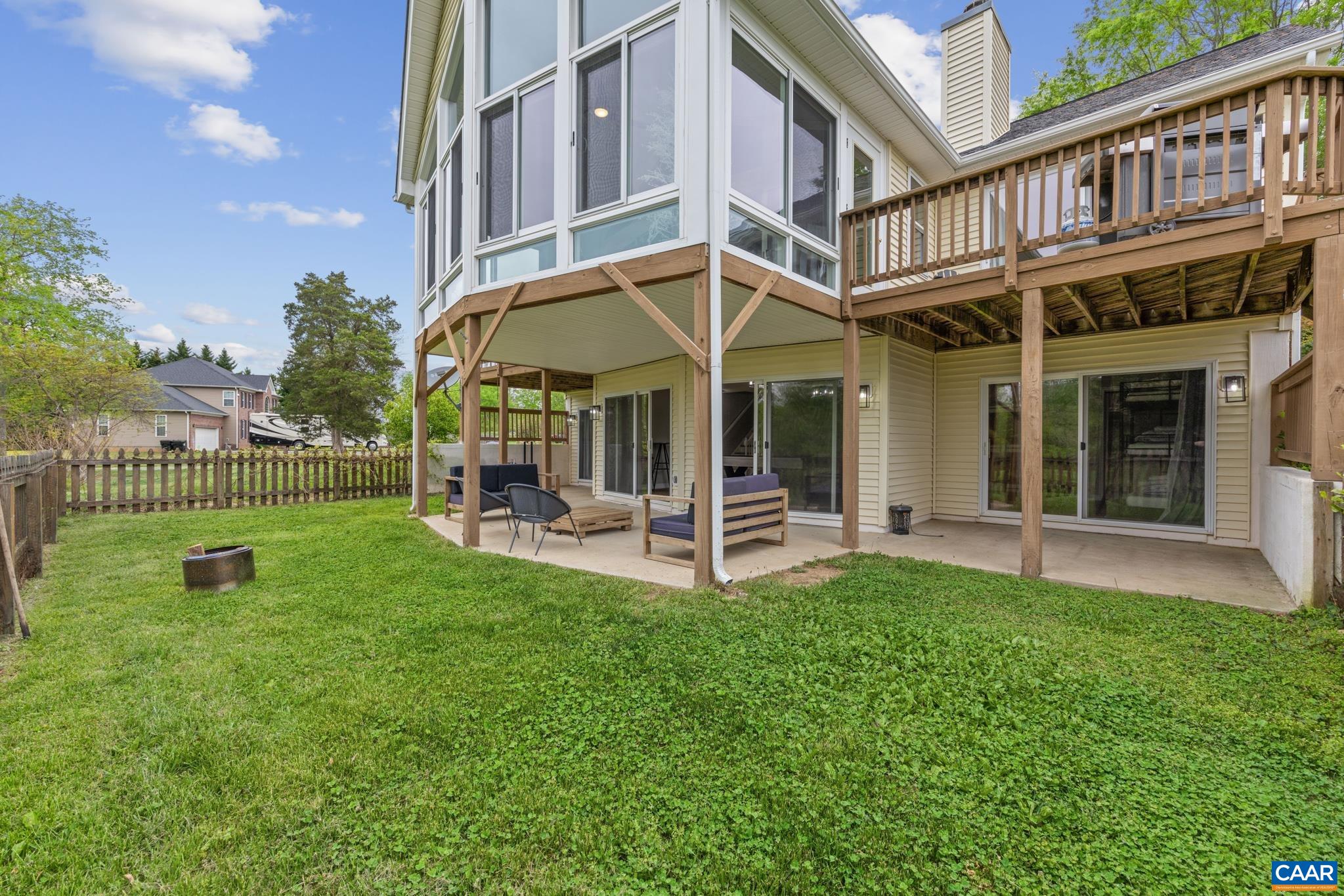 5804 CRESCENT POINT DR