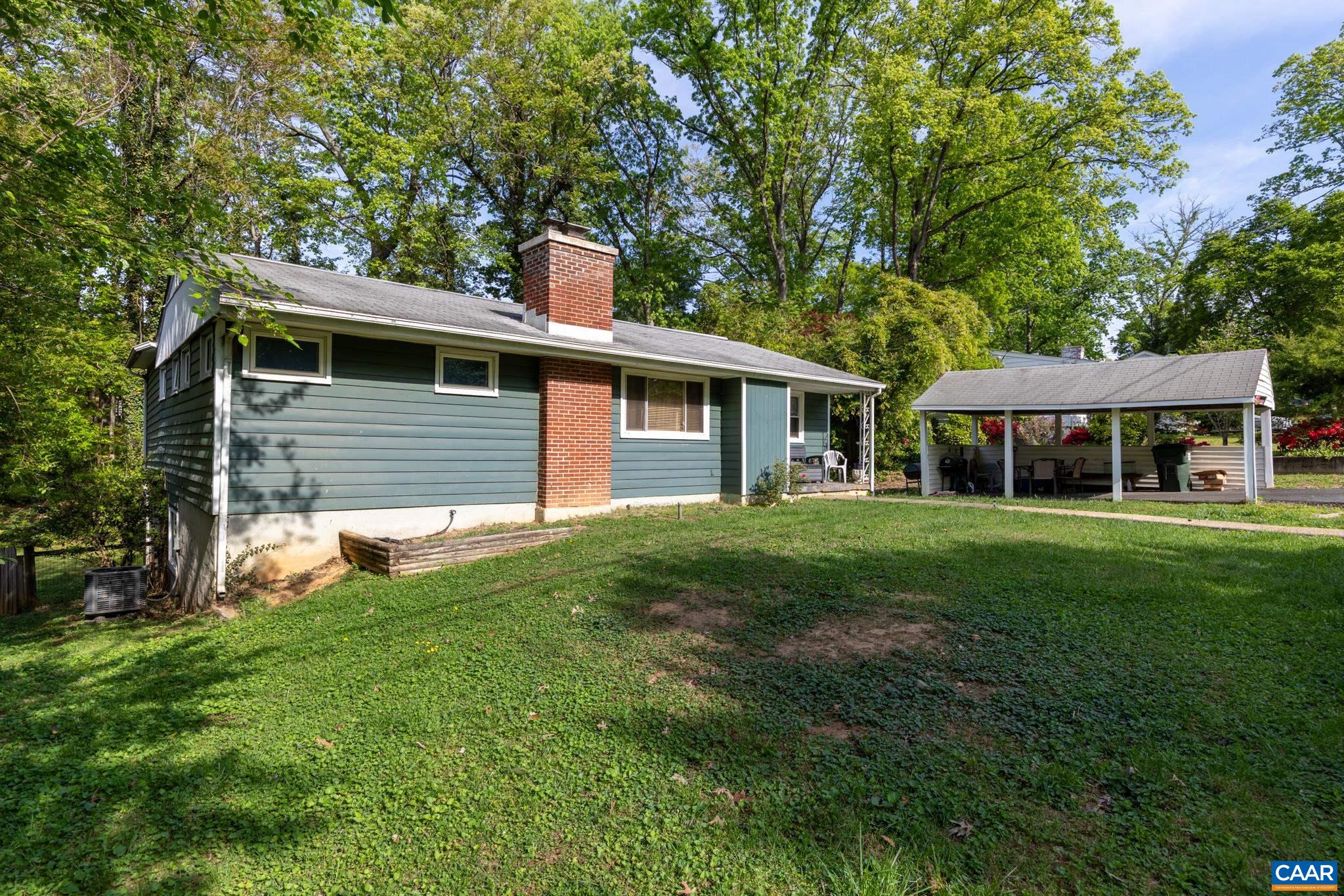 125 W PARK DR