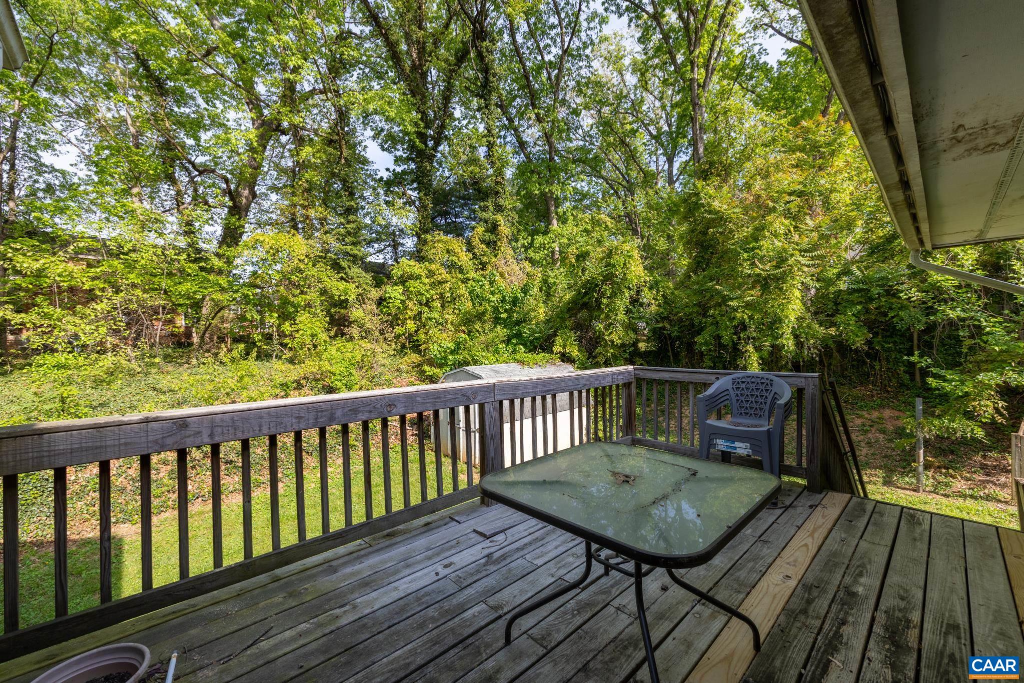 125 W PARK DR
