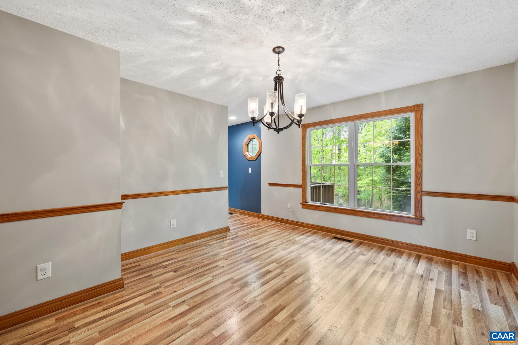 18 KINGSWOOD RD