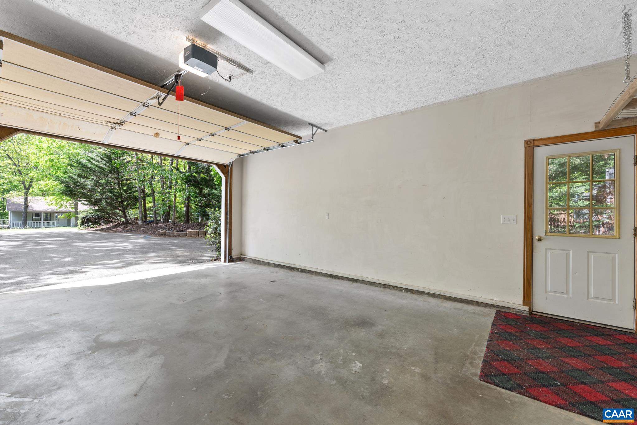 18 KINGSWOOD RD