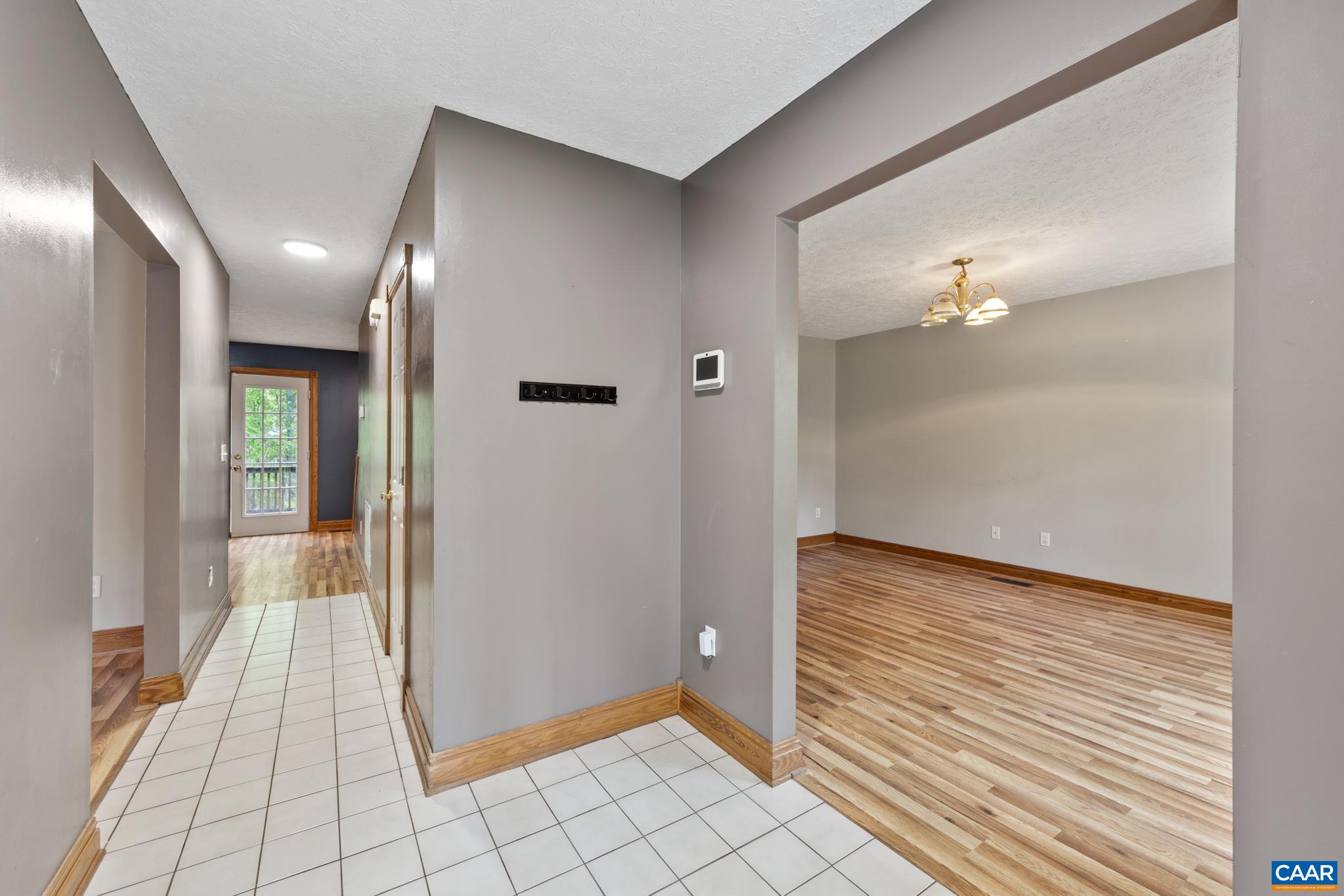 18 KINGSWOOD RD