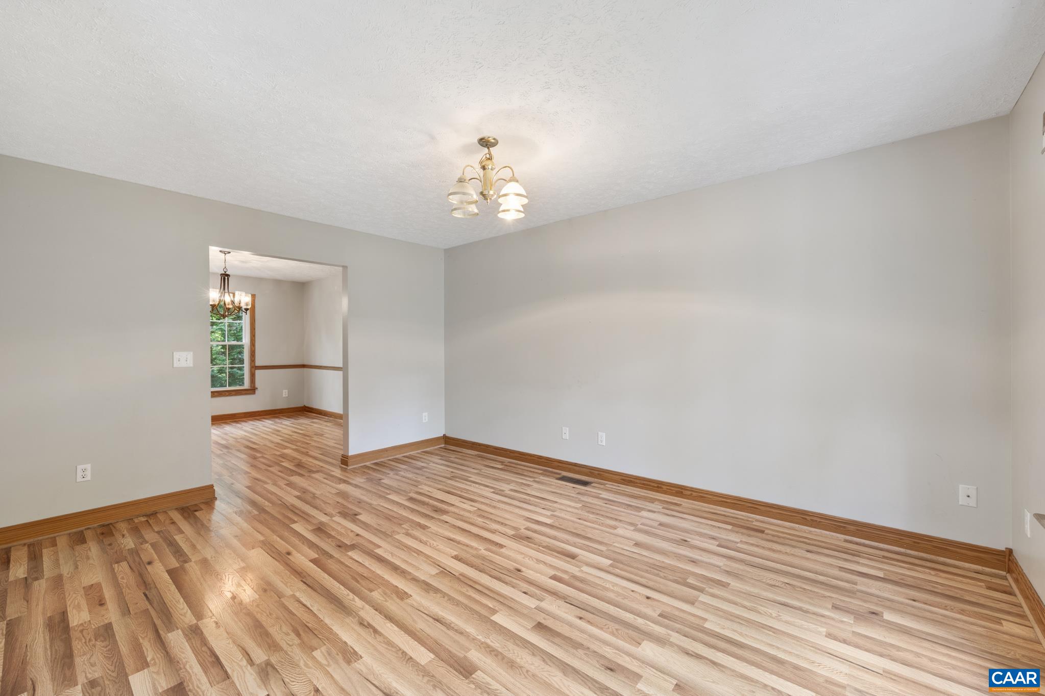 18 KINGSWOOD RD