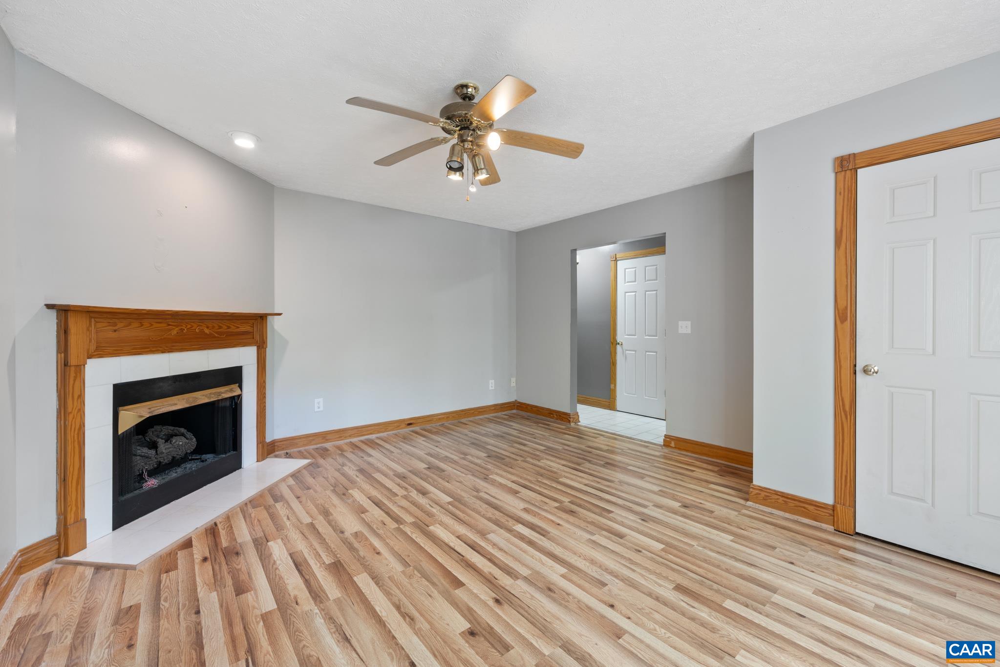 18 KINGSWOOD RD