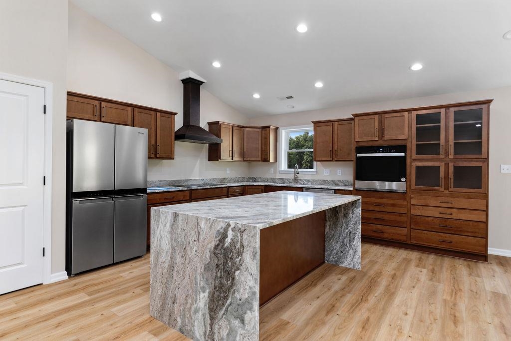 221 LINDBURGH DR