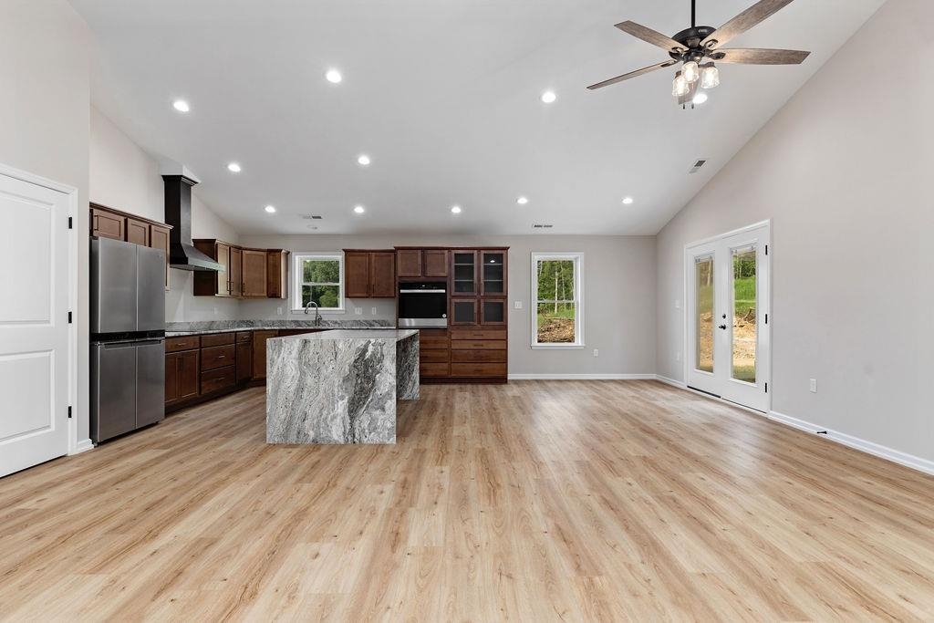 221 LINDBURGH DR