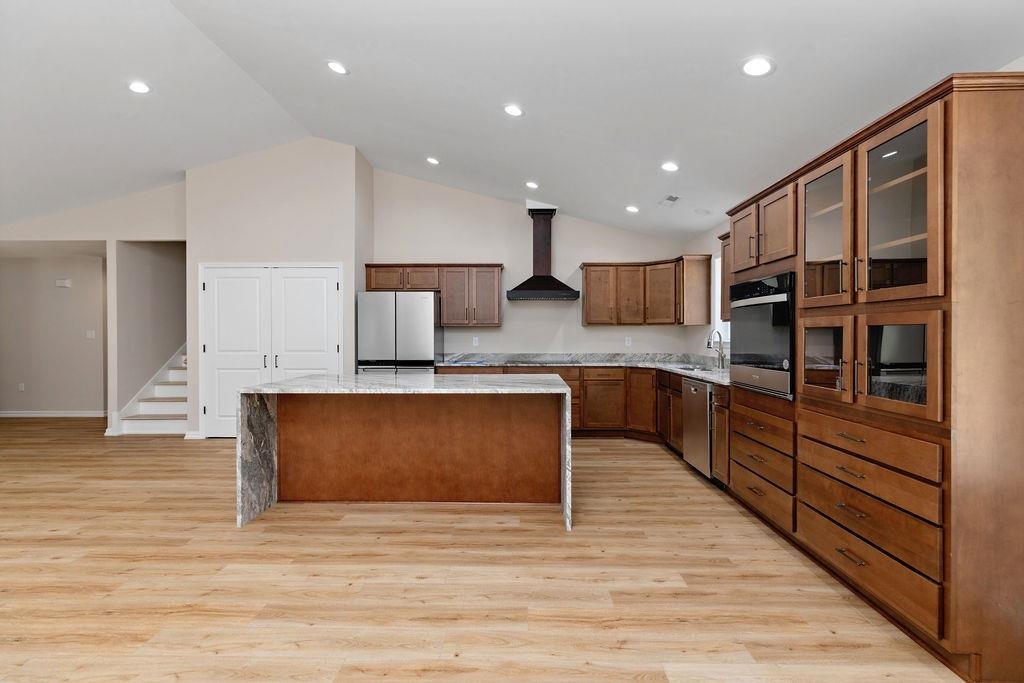 221 LINDBURGH DR