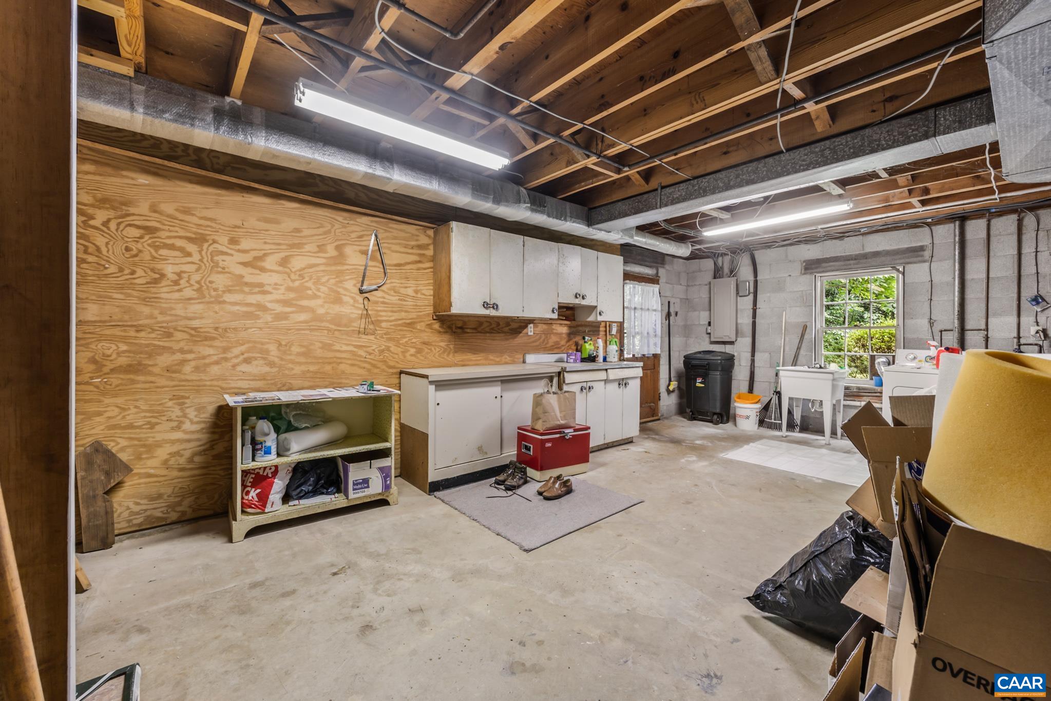 2402 BENNINGTON RD