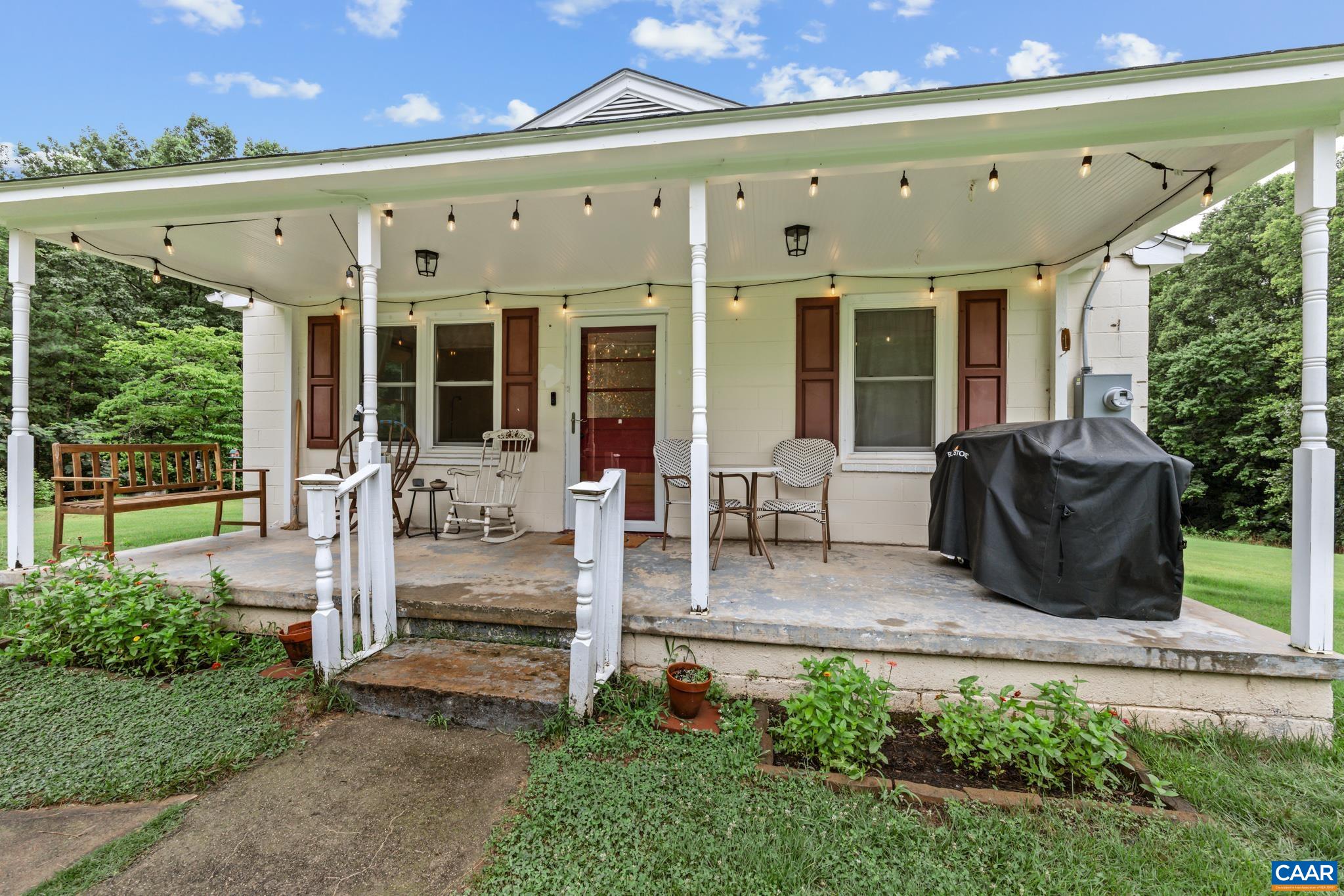 894 DOBBY CREEK RD