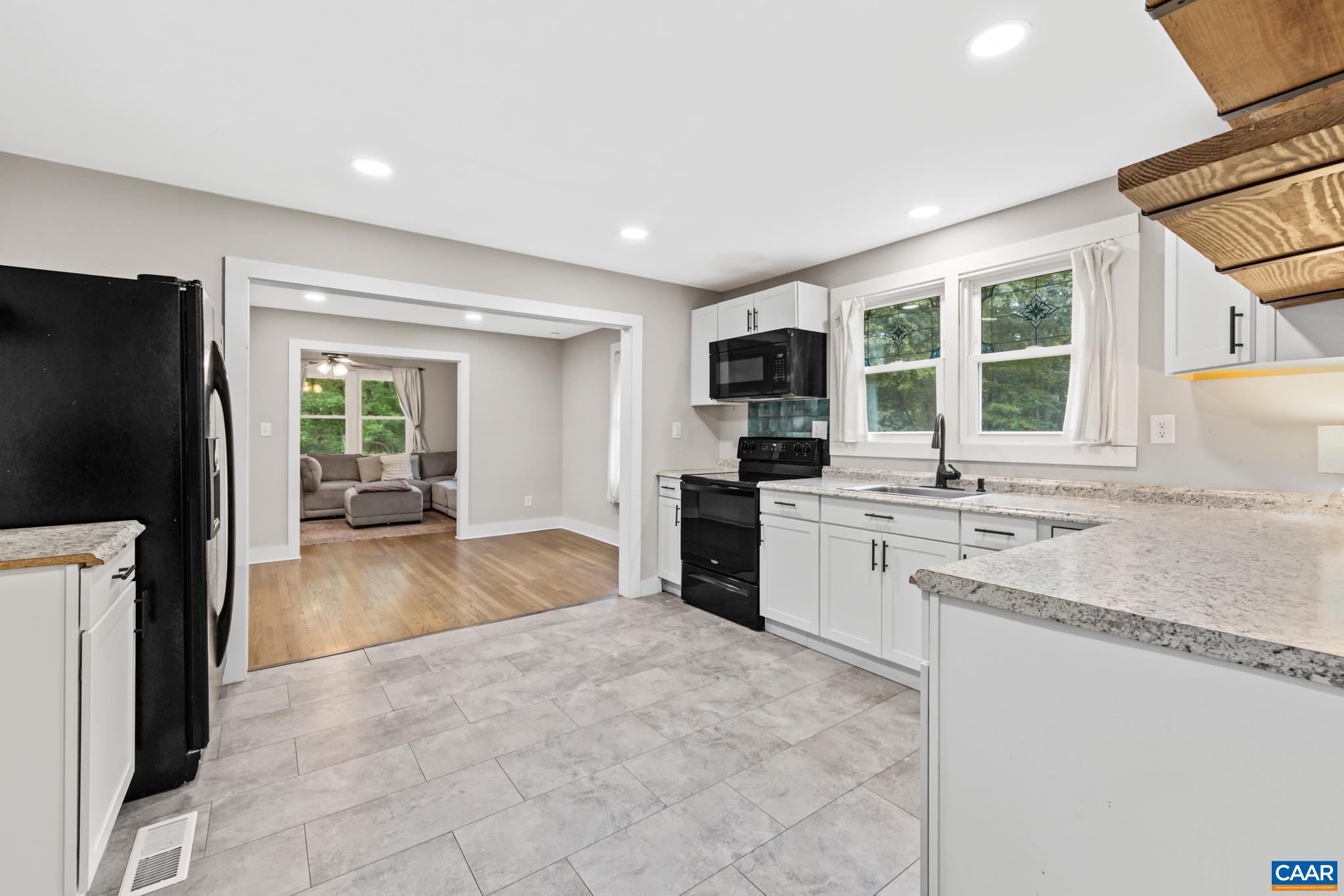 894 DOBBY CREEK RD