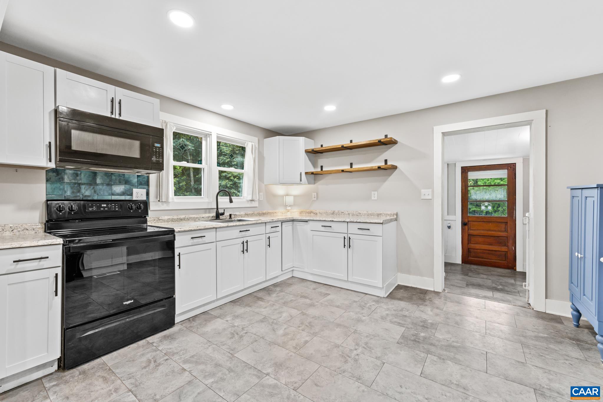 894 DOBBY CREEK RD