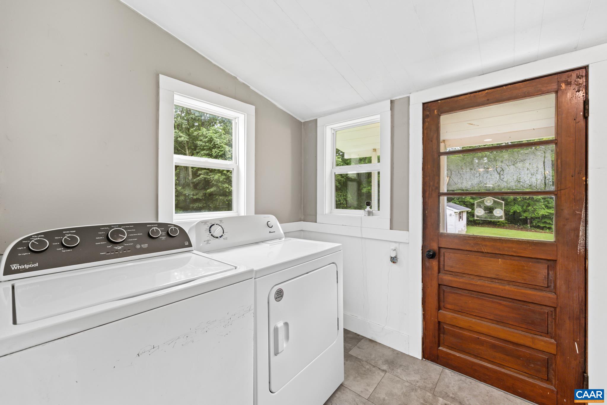 894 DOBBY CREEK RD