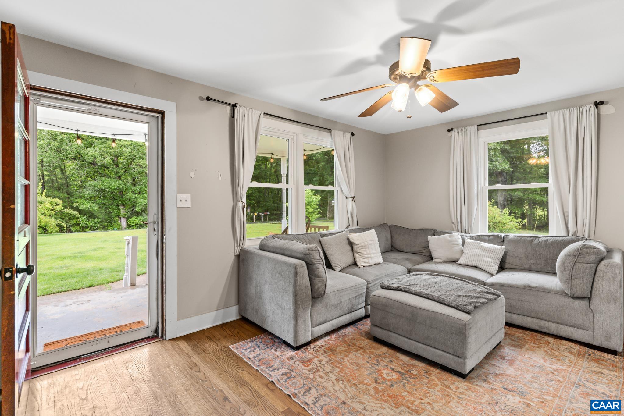 894 DOBBY CREEK RD