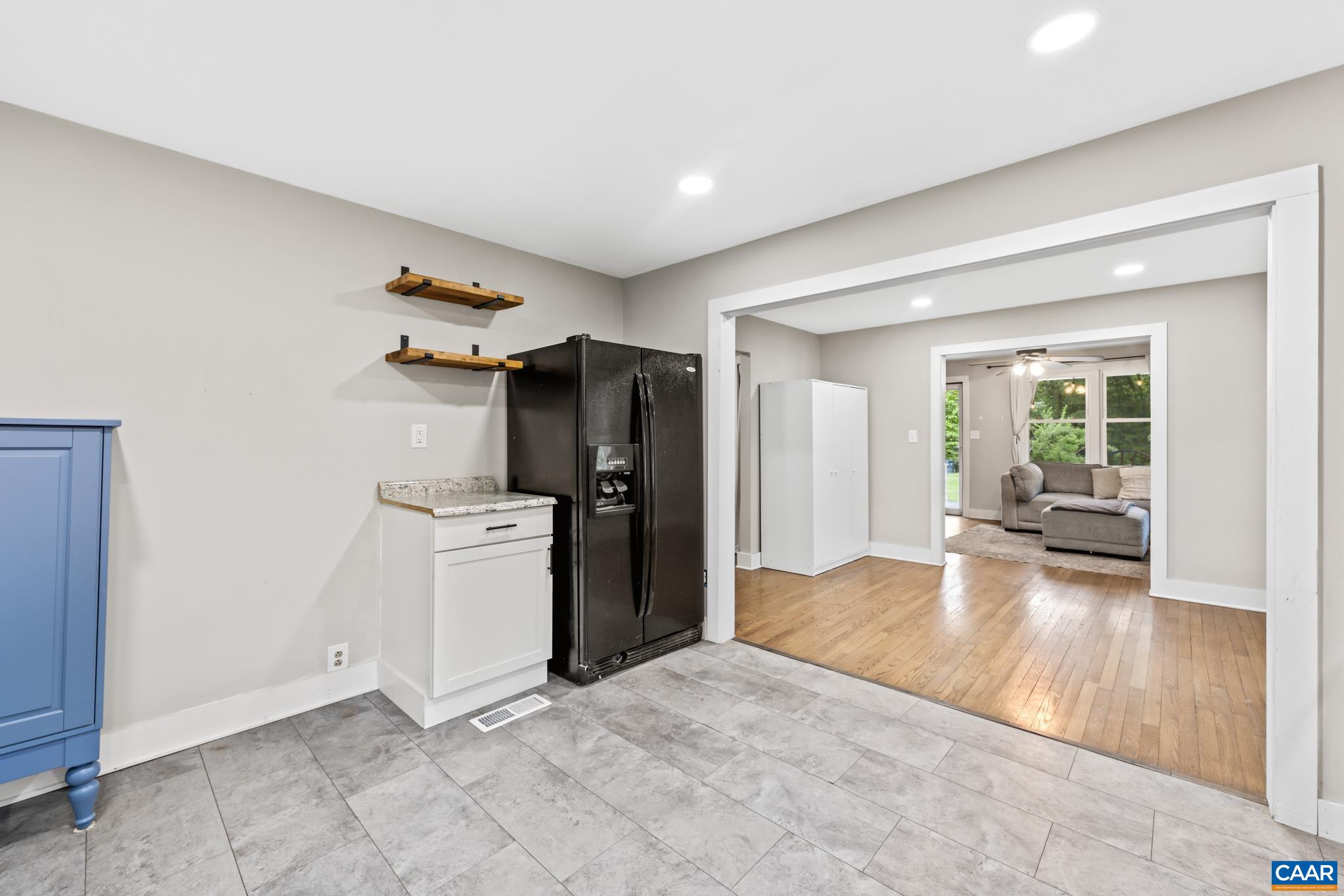 894 DOBBY CREEK RD