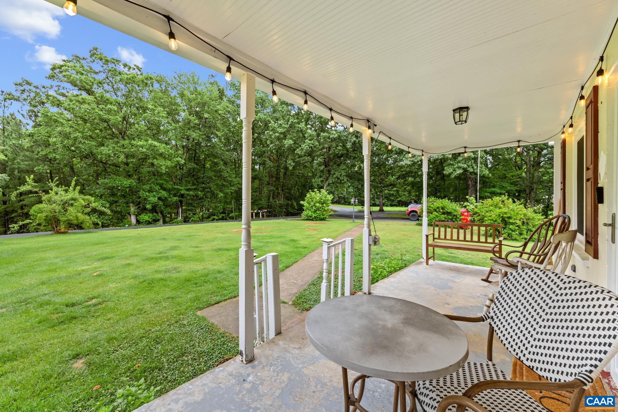894 DOBBY CREEK RD