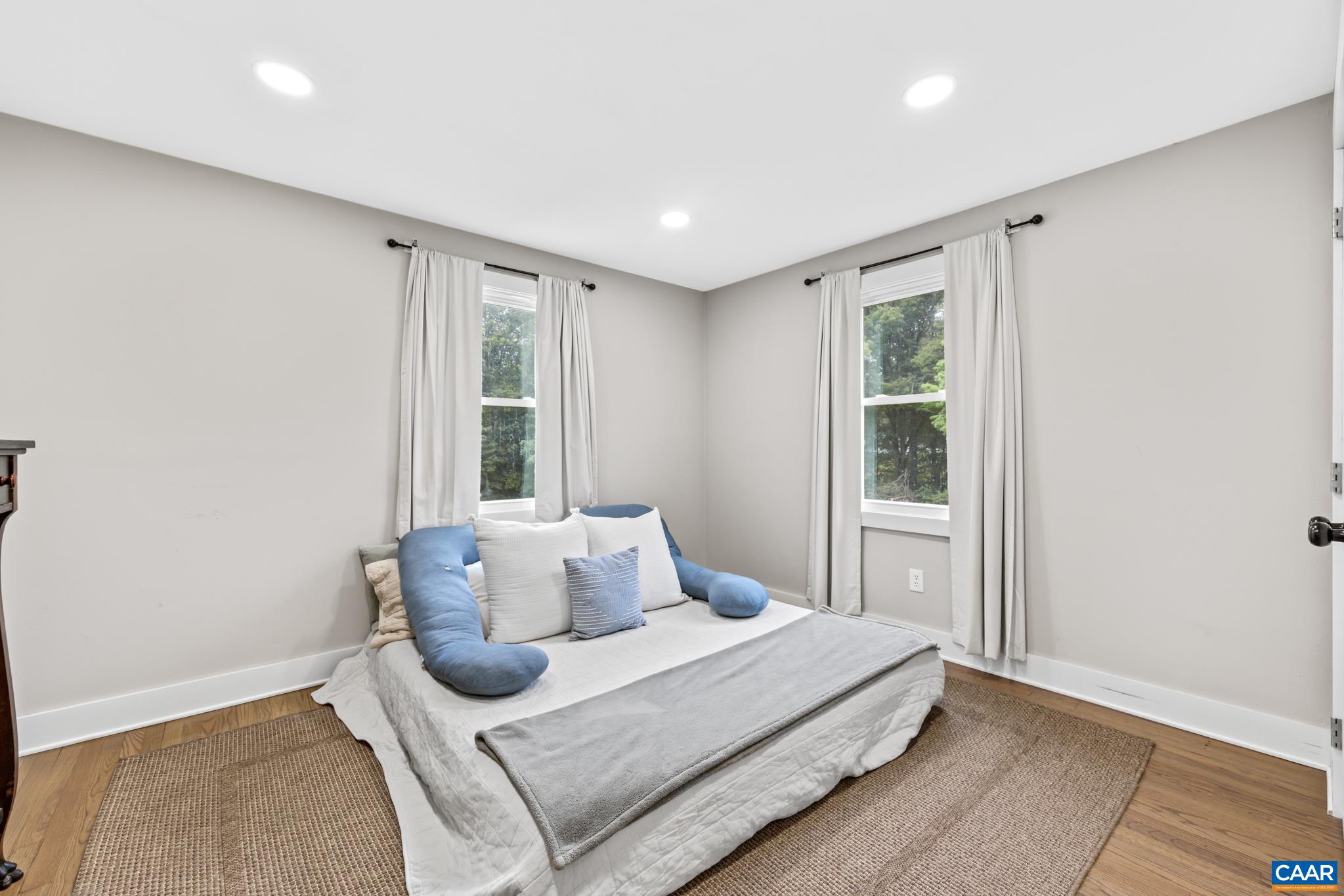 894 DOBBY CREEK RD