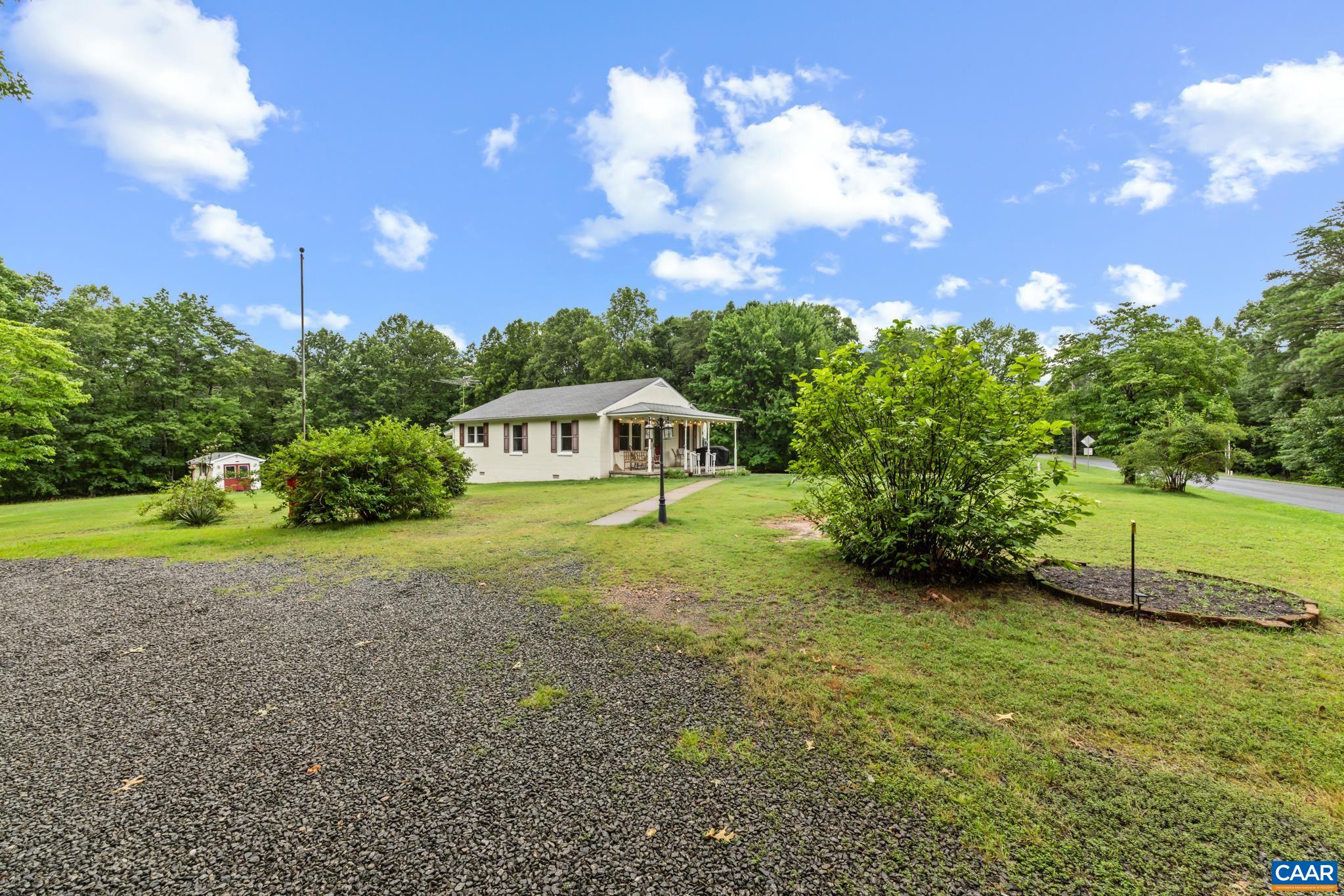 894 DOBBY CREEK RD