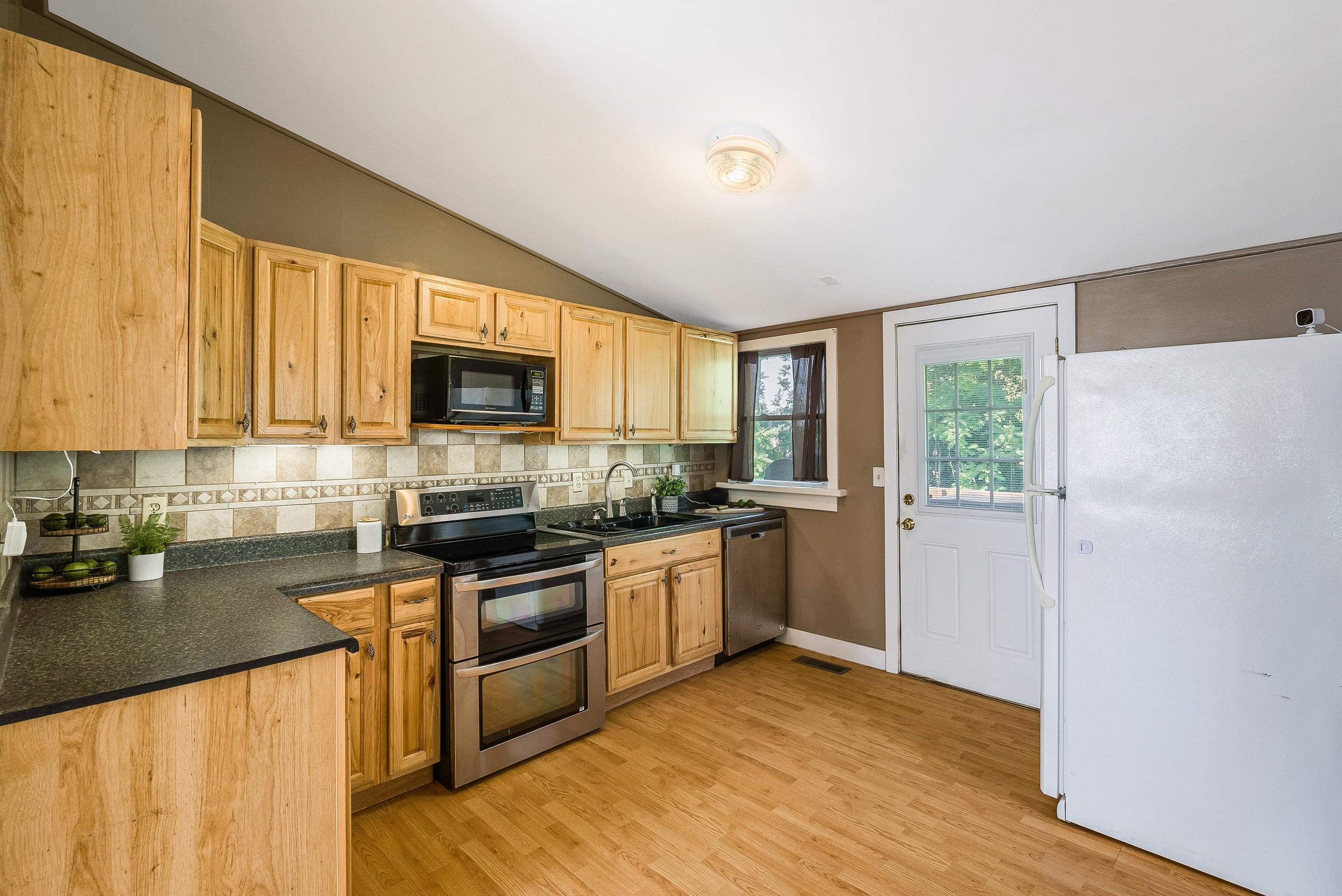 141 ELIZABETH AVE
