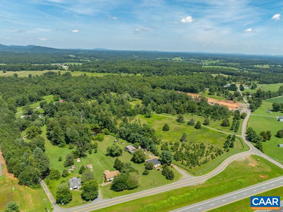 10589 SPOTSWOOD TRL