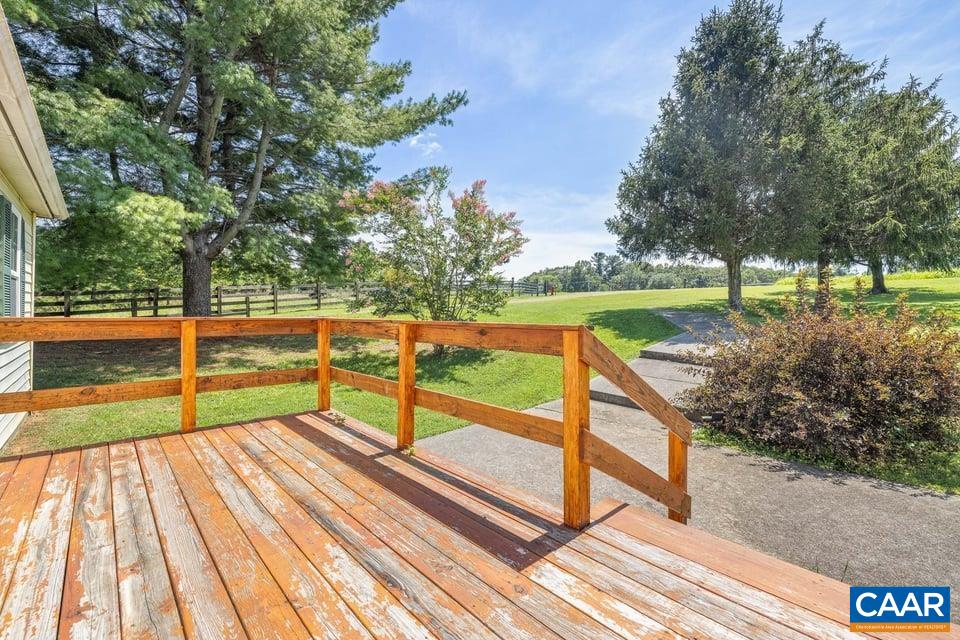 10589 SPOTSWOOD TRL
