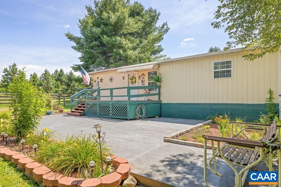 10589 SPOTSWOOD TRL