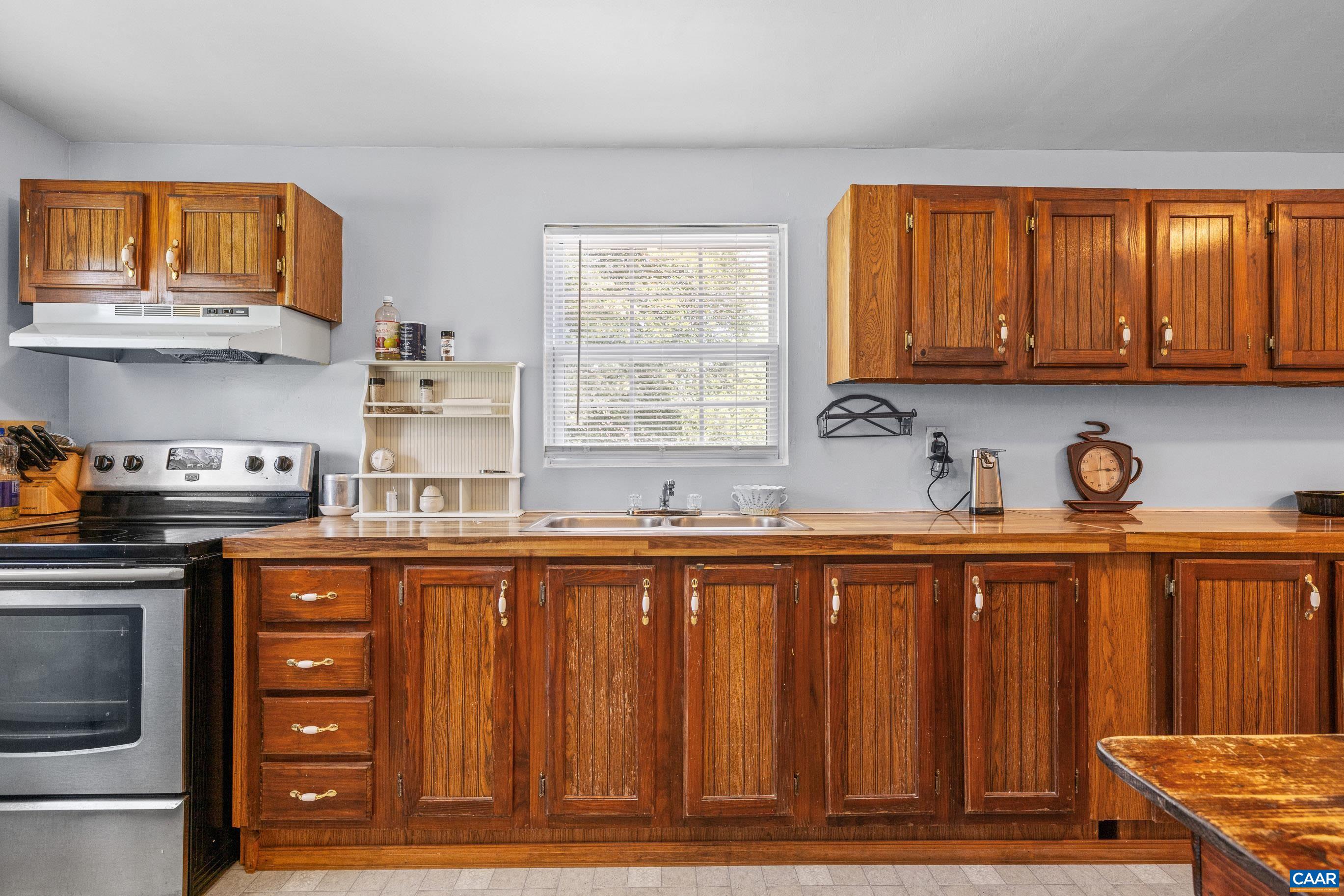 10589 SPOTSWOOD TRL