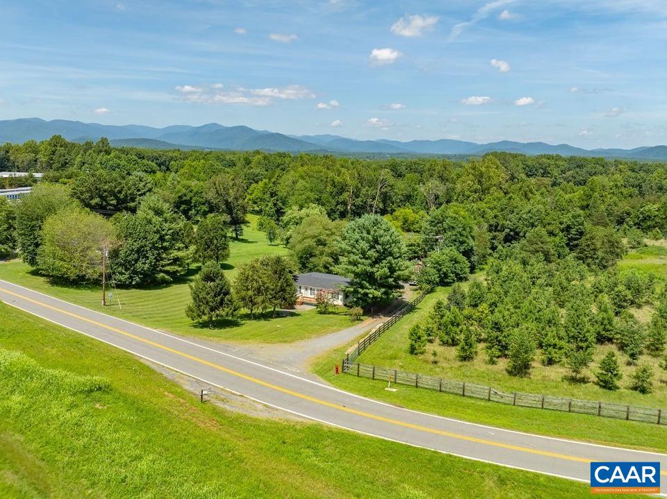 10589 SPOTSWOOD TRL