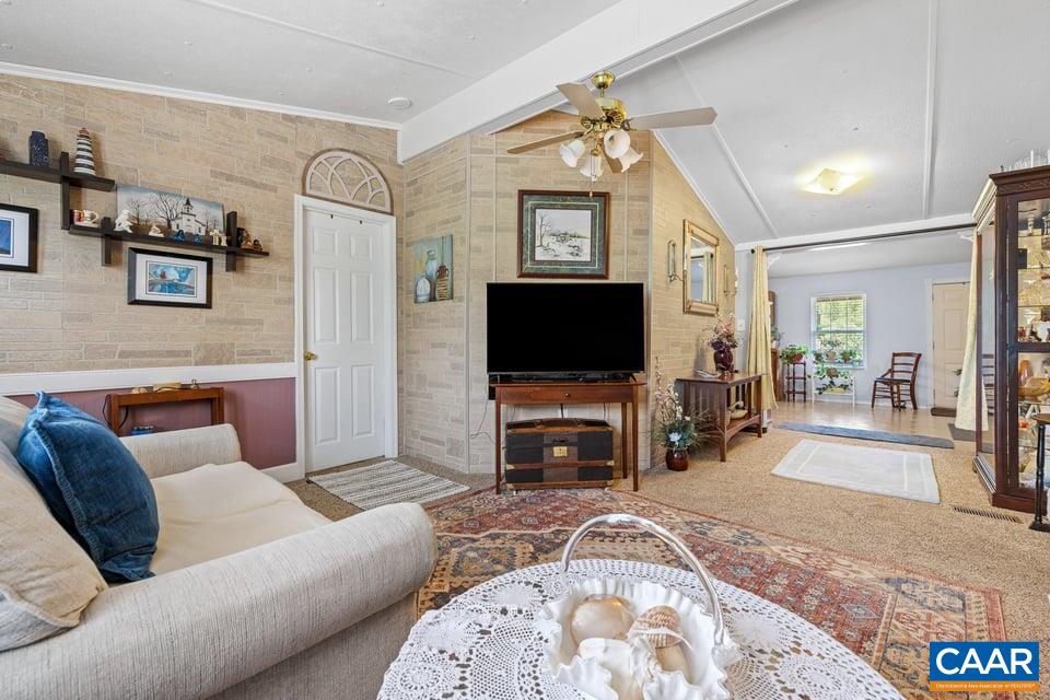 10589 SPOTSWOOD TRL