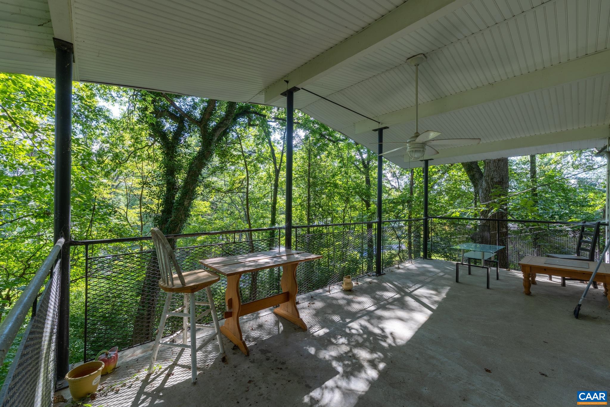 58 IRIS LN