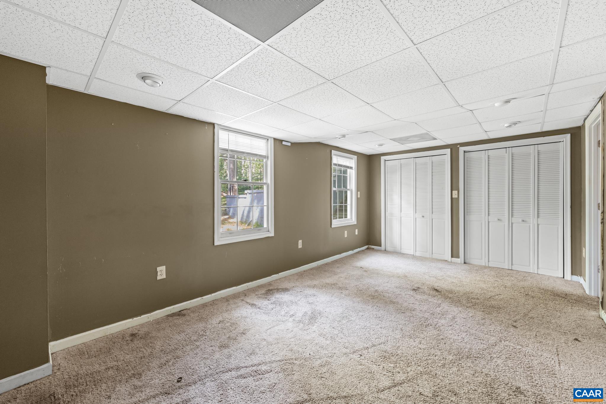 58 IRIS LN