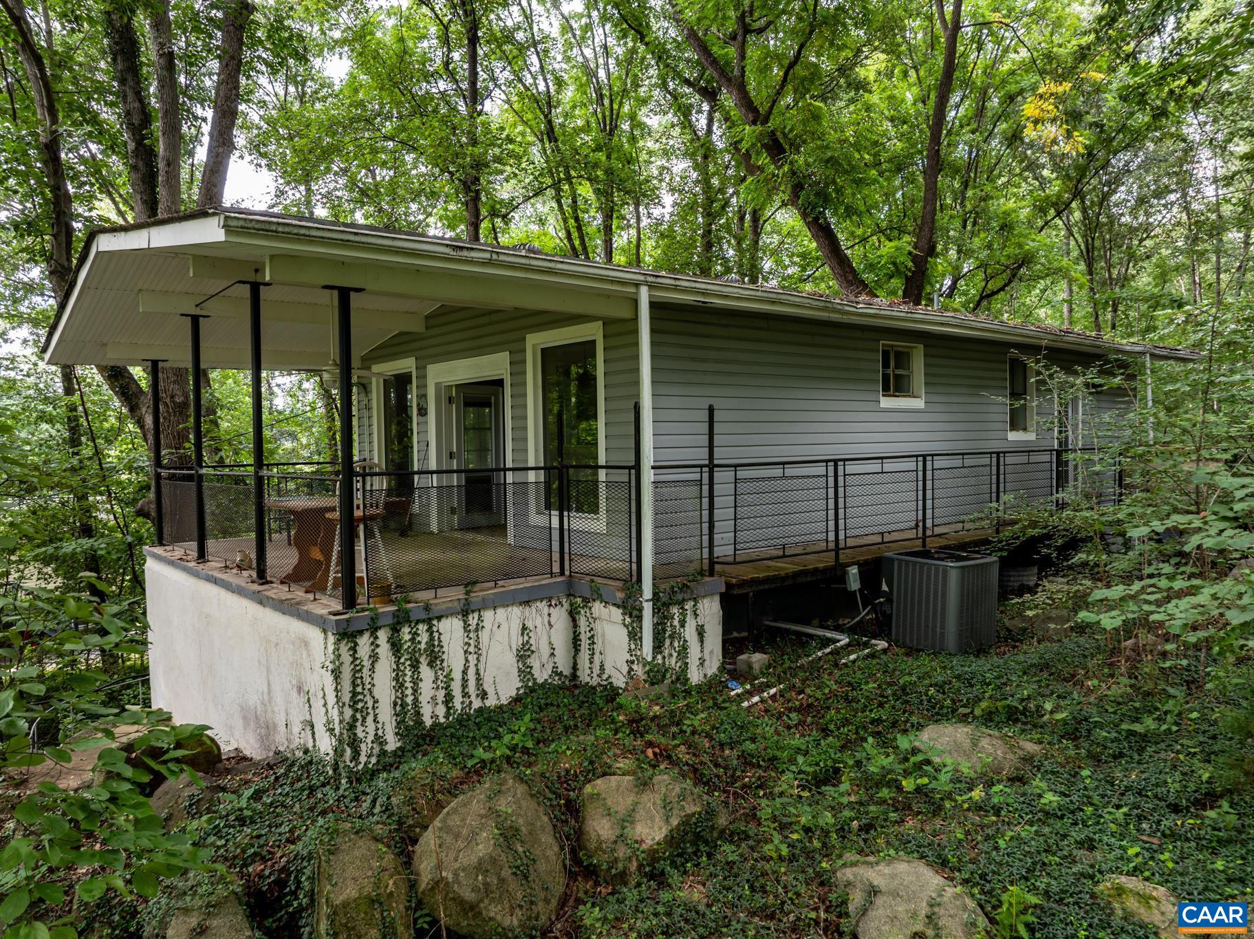 58 IRIS LN