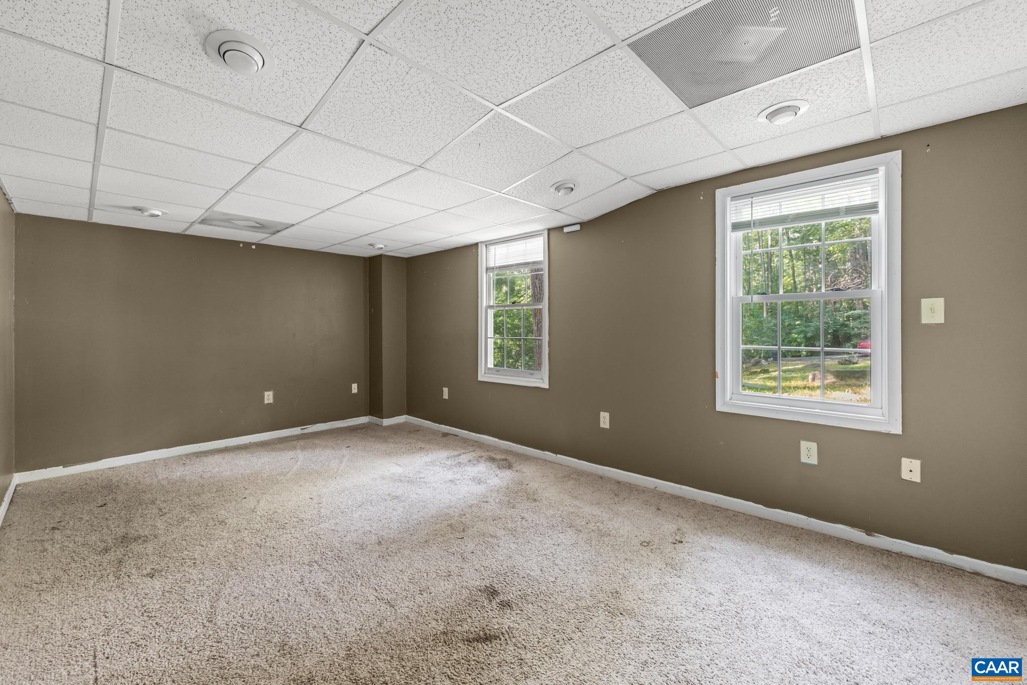 58 IRIS LN